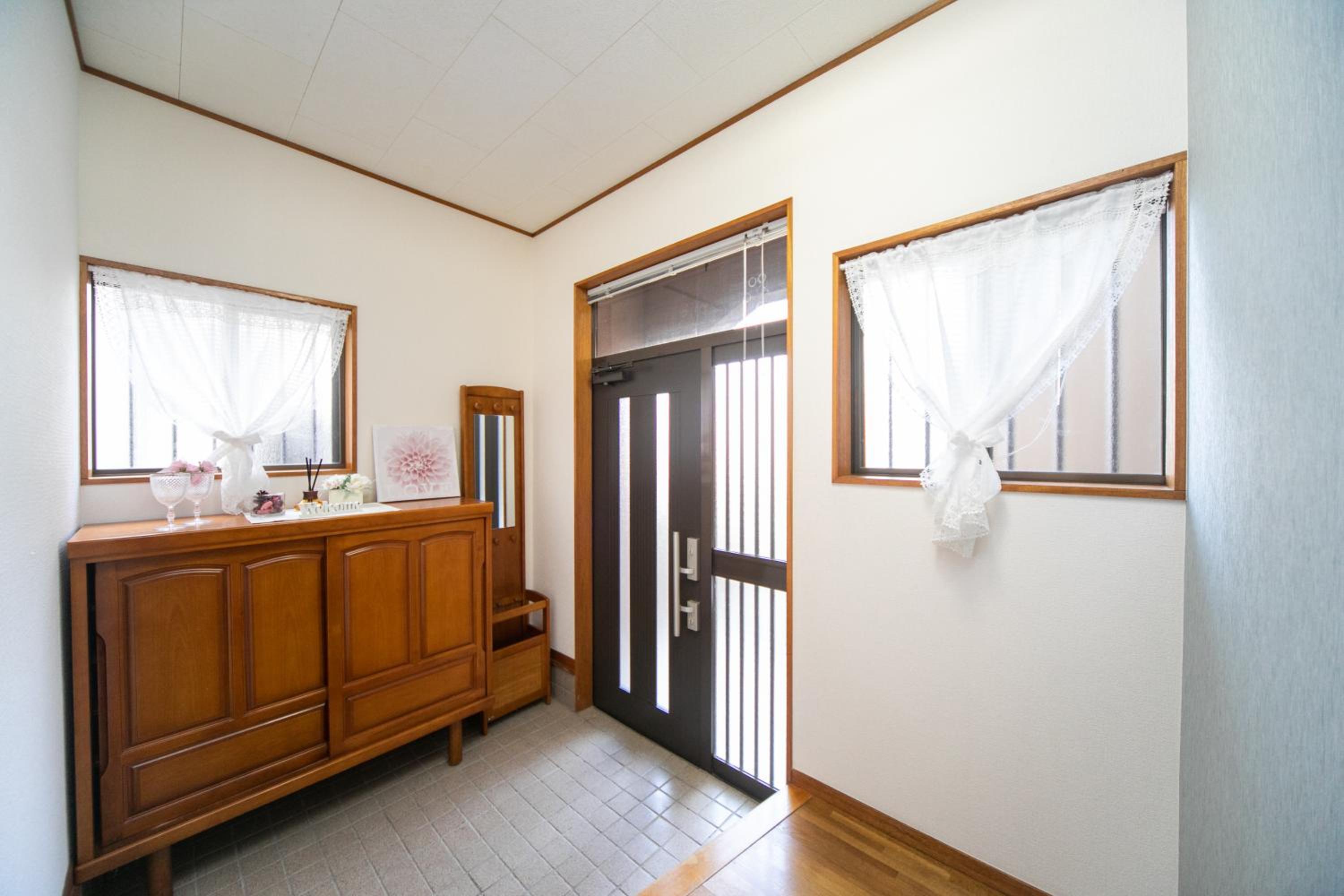 Three-Bedroom House - Photo 2