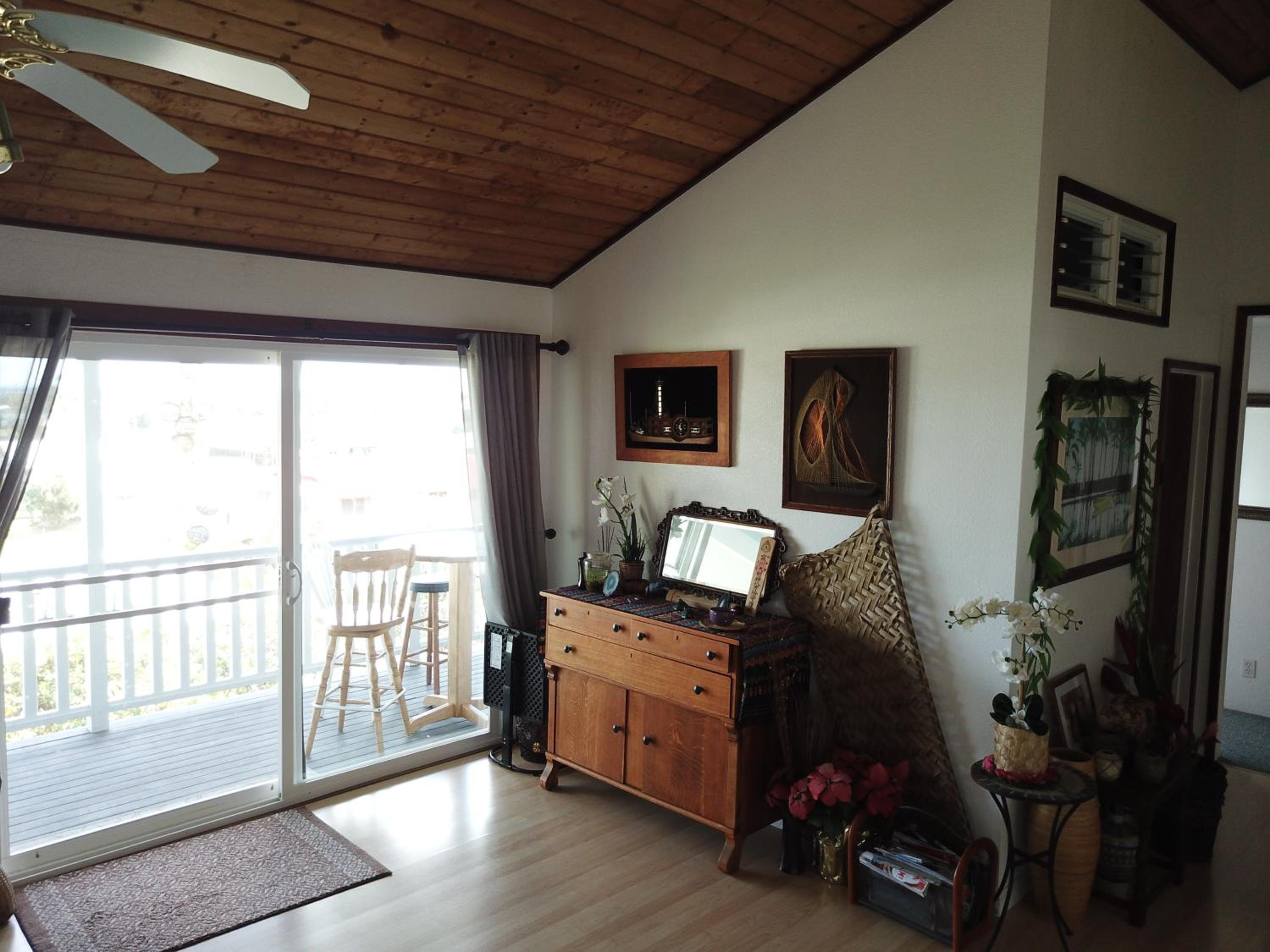 Deluxe Queen Room - Photo 11