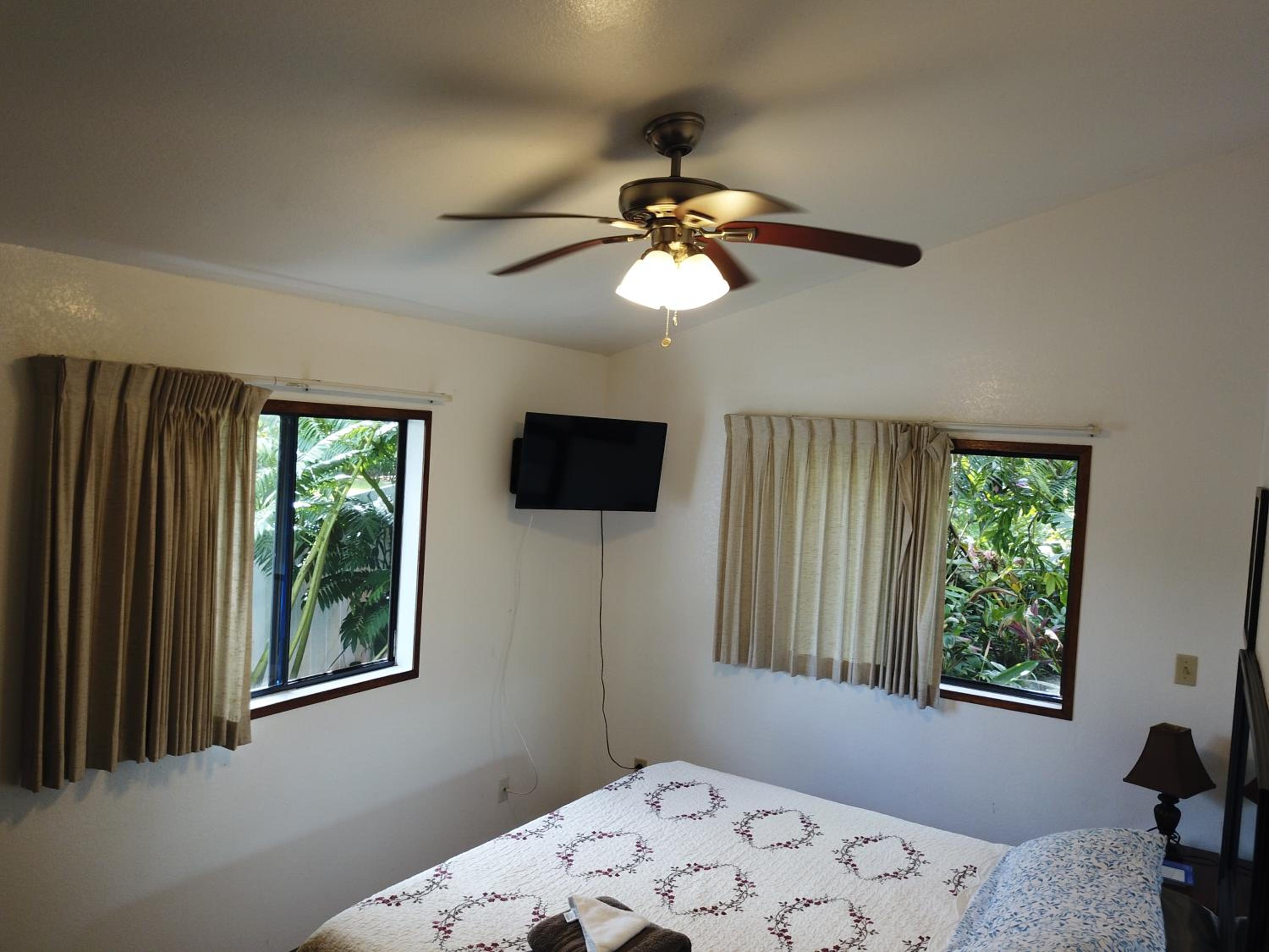 Bungalow with Garden View - Photo 28