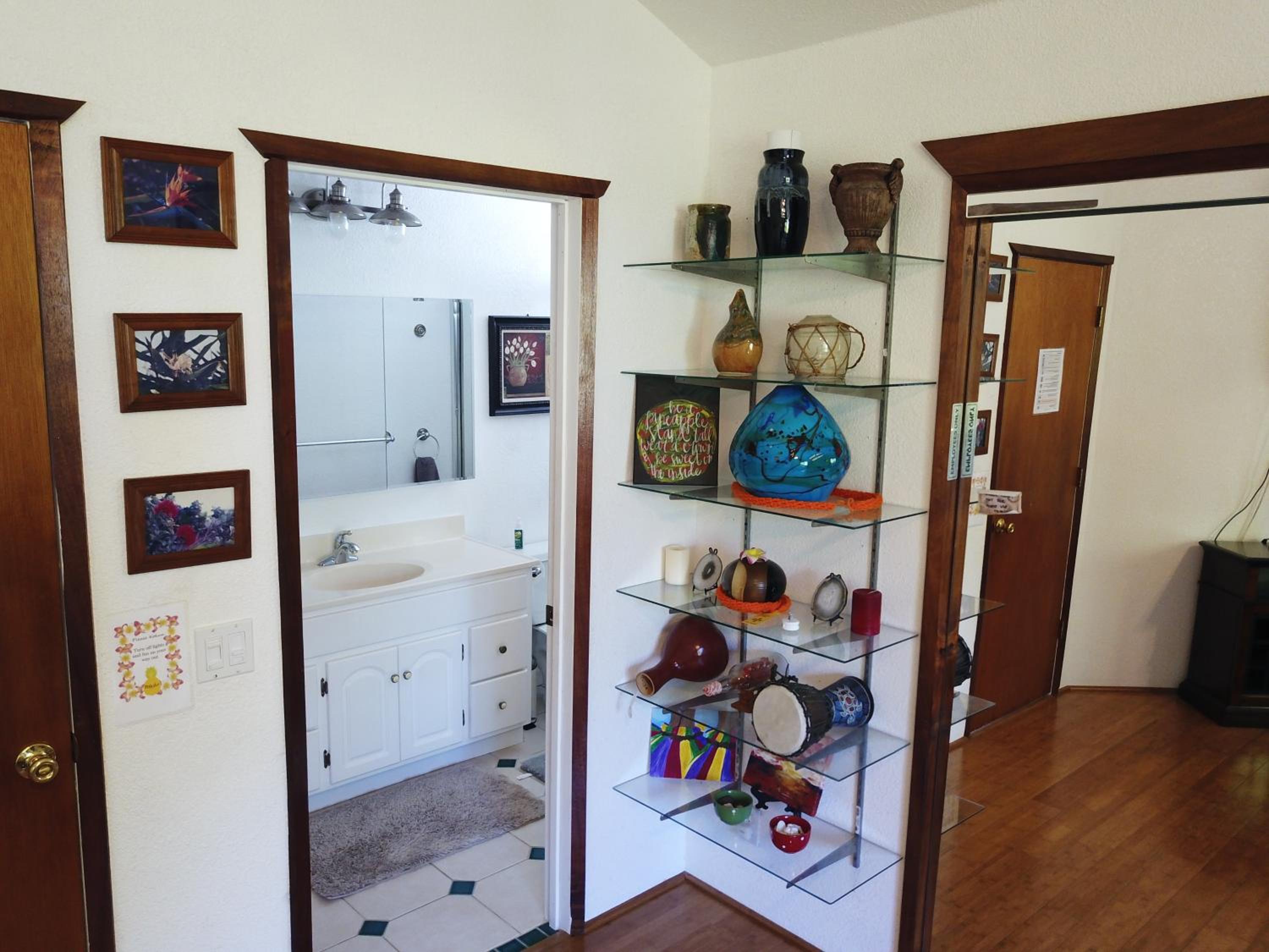 Deluxe King Suite - Photo 2