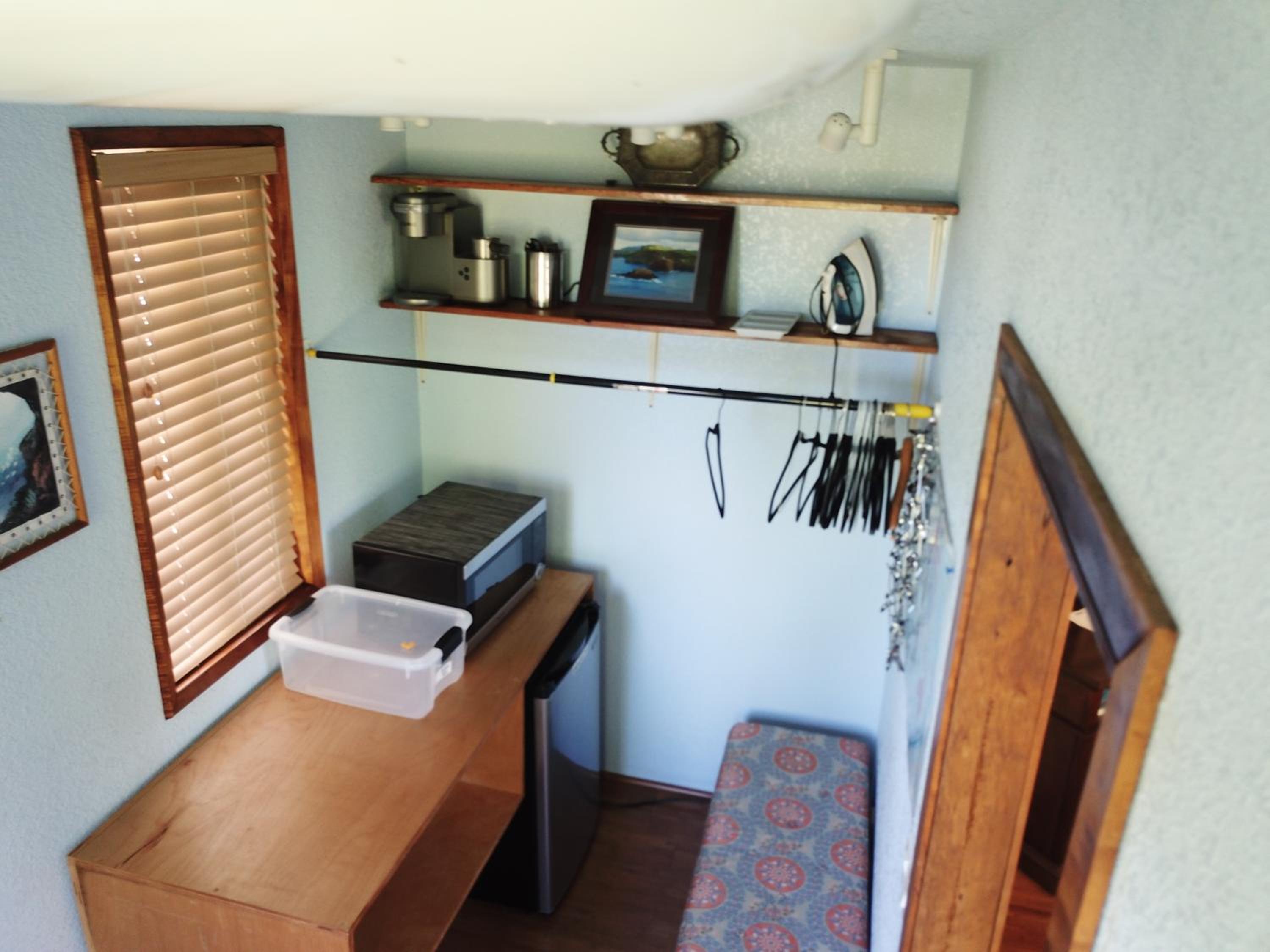 Deluxe King Suite - Photo 10