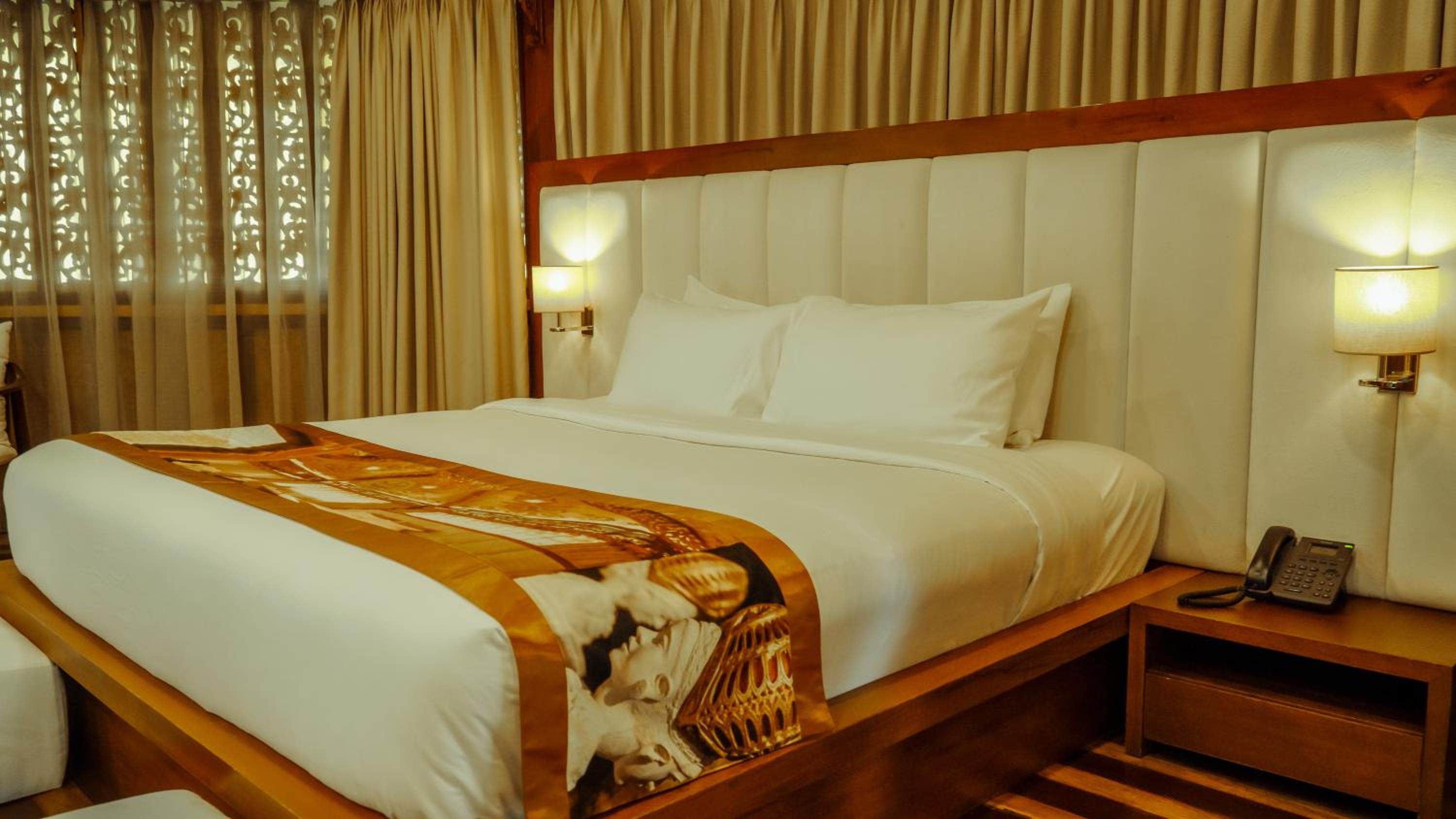 Crown Villa - Photo 5