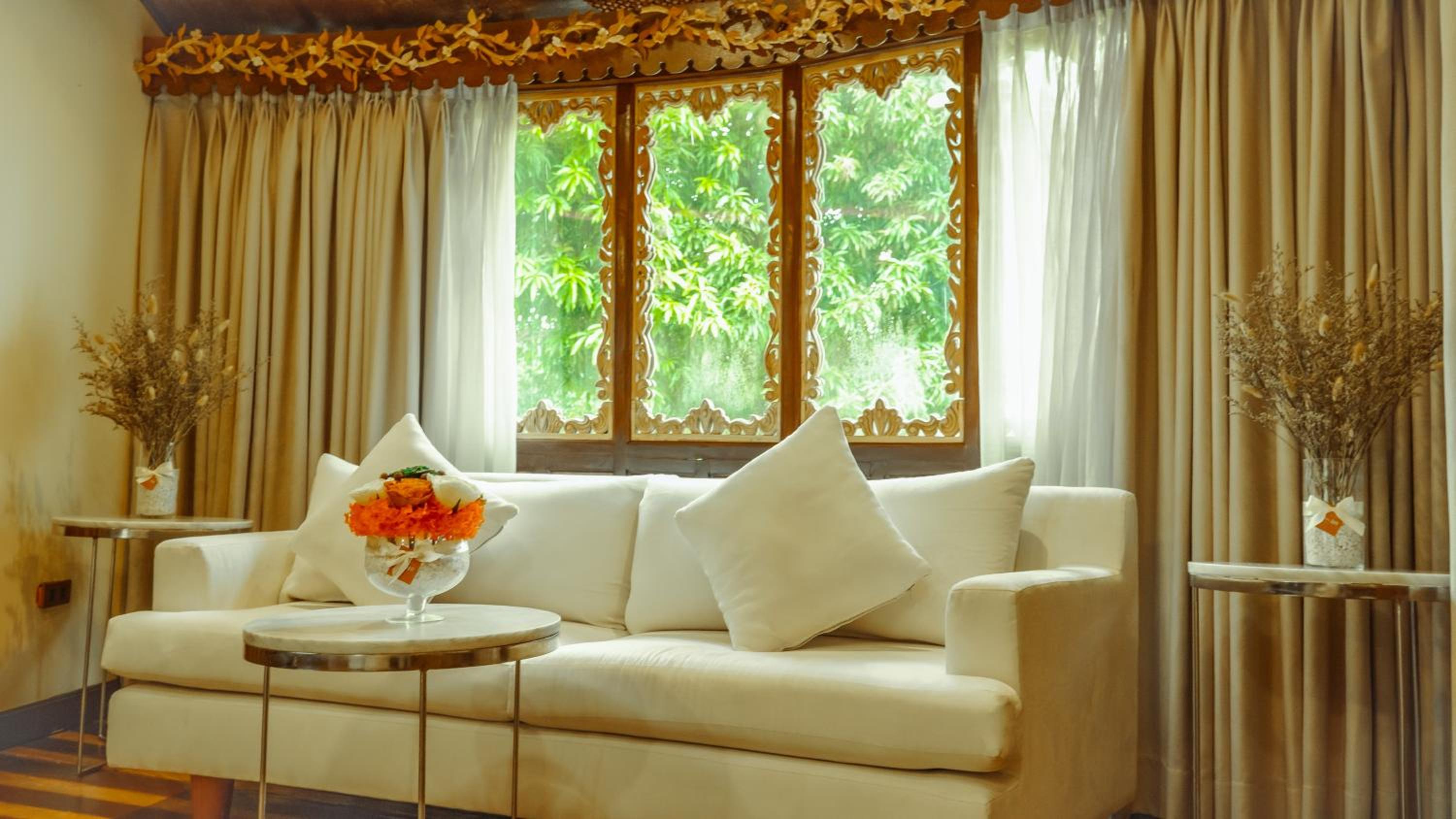 Crown Villa - Photo 4