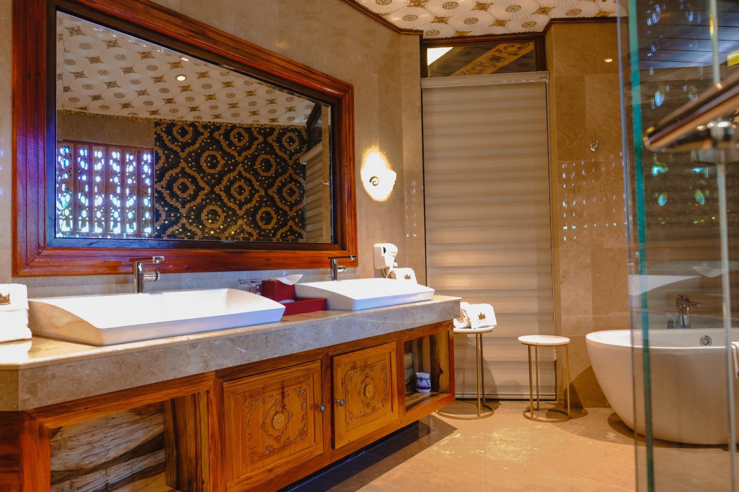 Monarch Villa - Photo 5