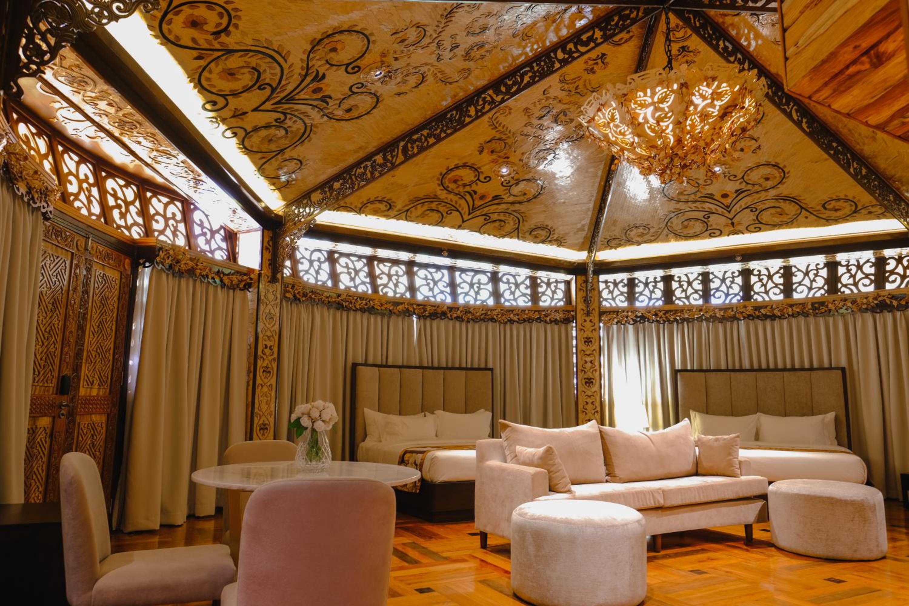 Monarch Villa - Photo 8