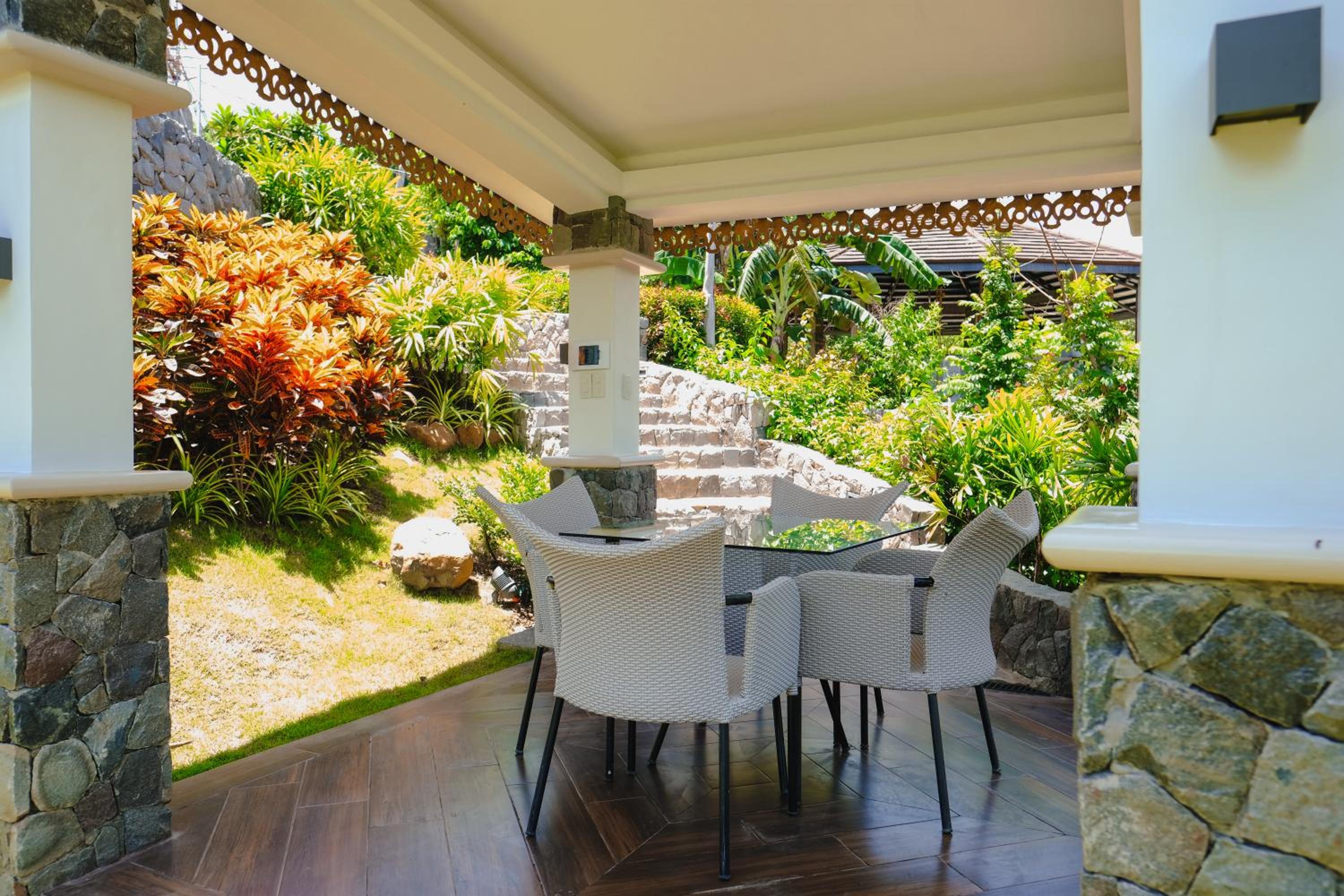 Monarch Villa - Photo 7