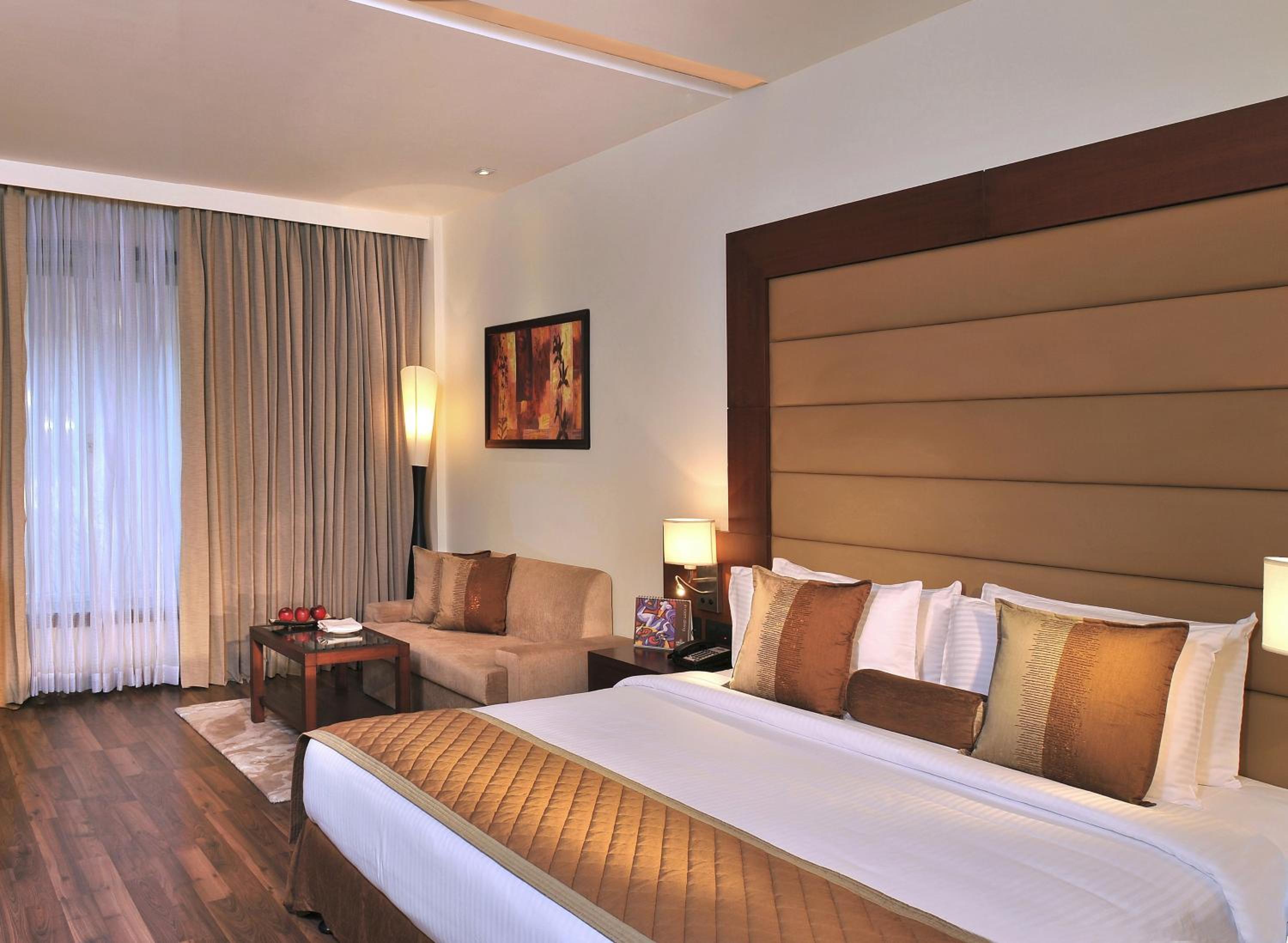 Day use room for any 6 hours for same day check in and check out(Stay valid between 10AM-6PM)