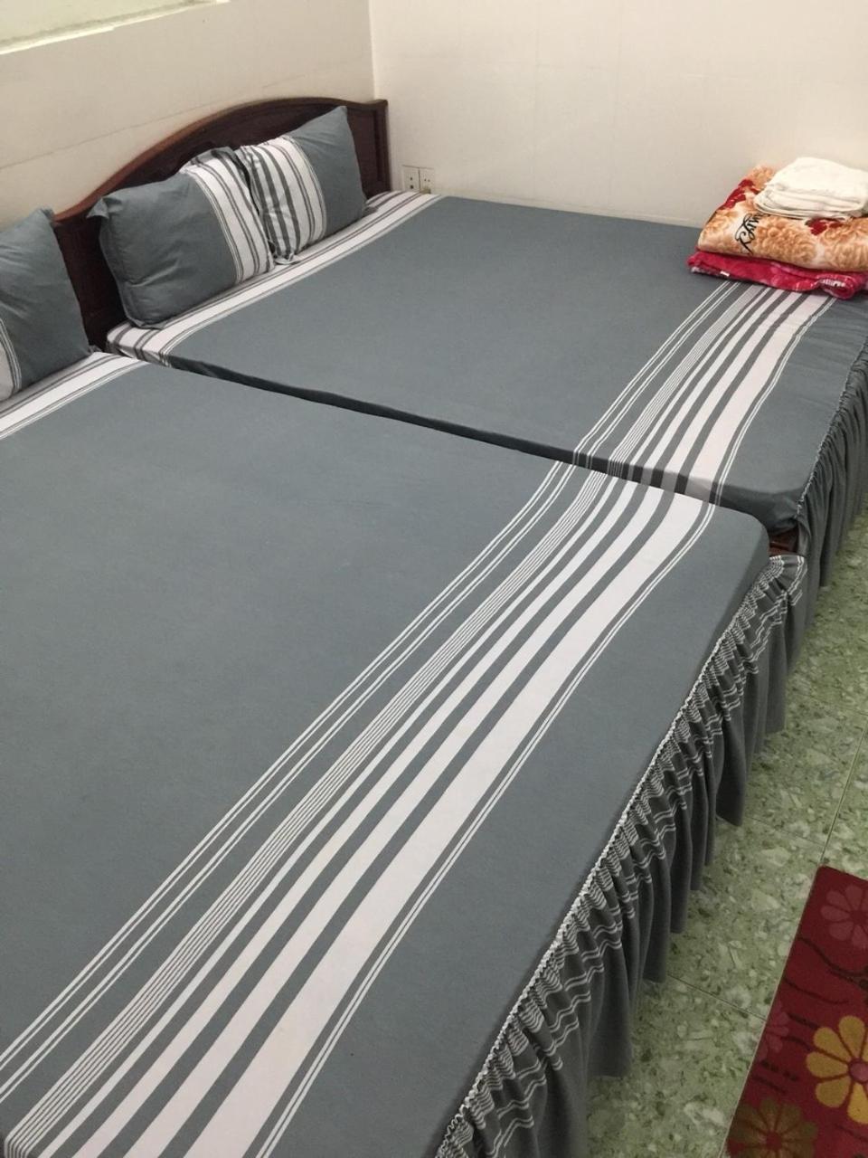 带阳台的四人间