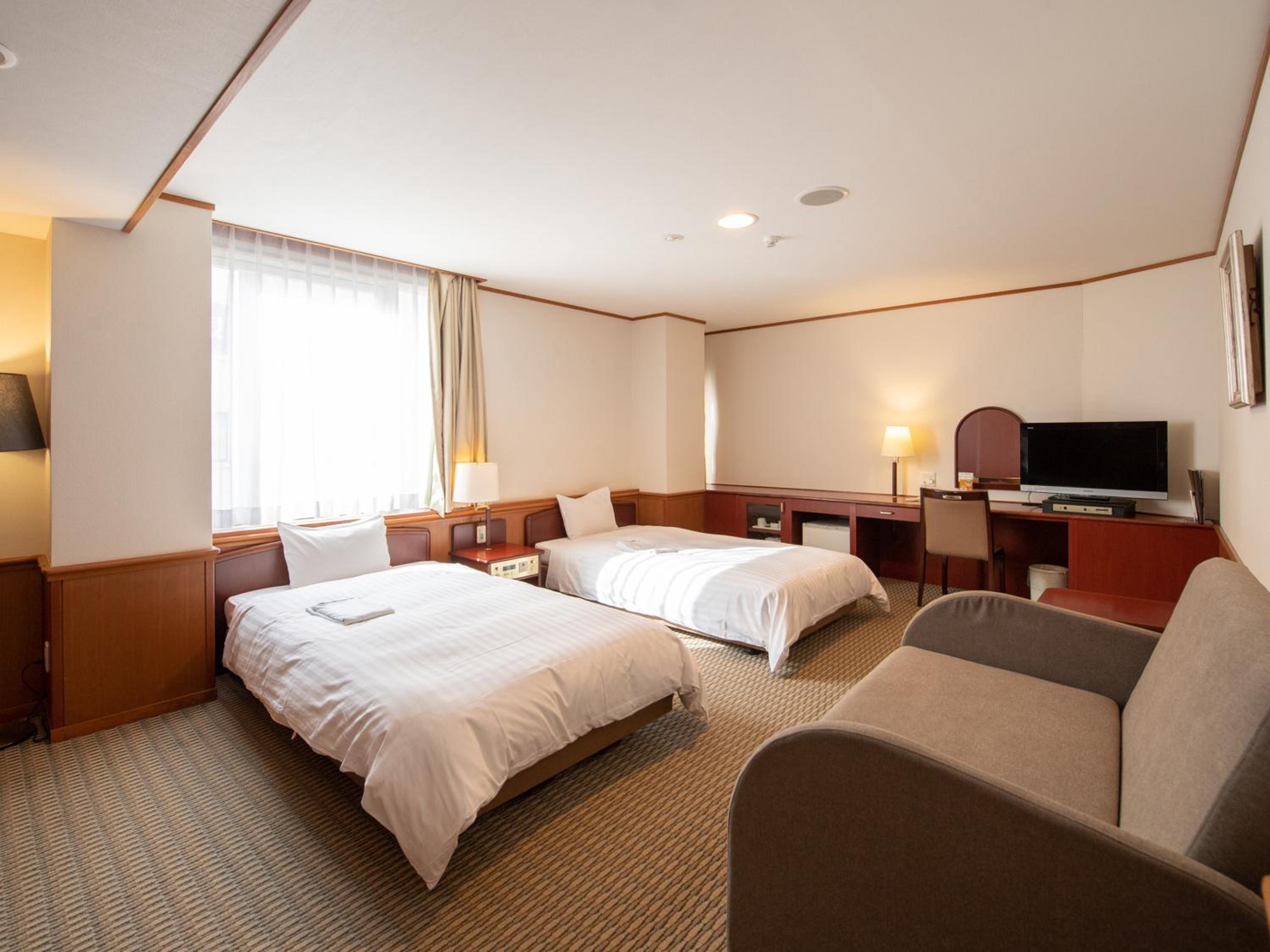Twin Room with Extra Bed - Smoking