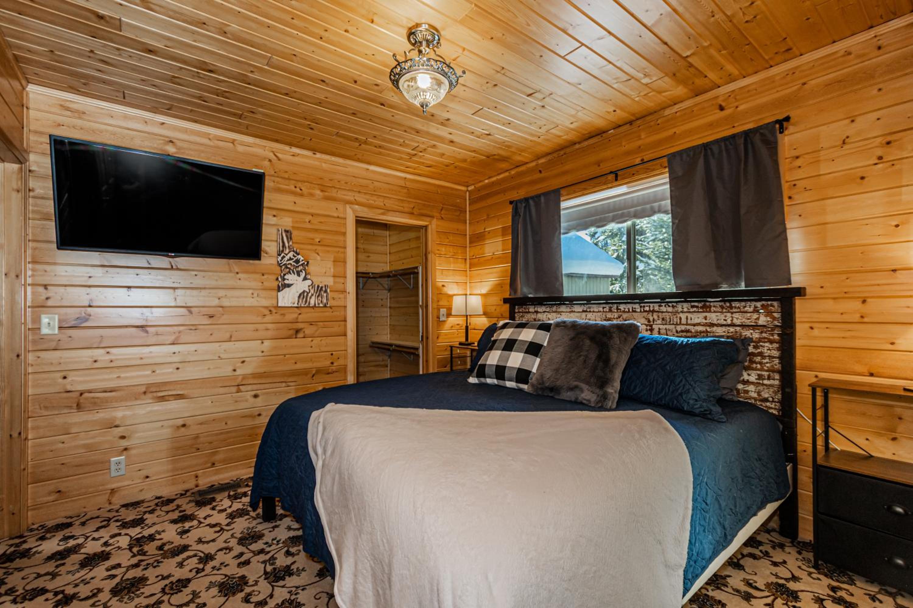 Three-Bedroom House photo 1