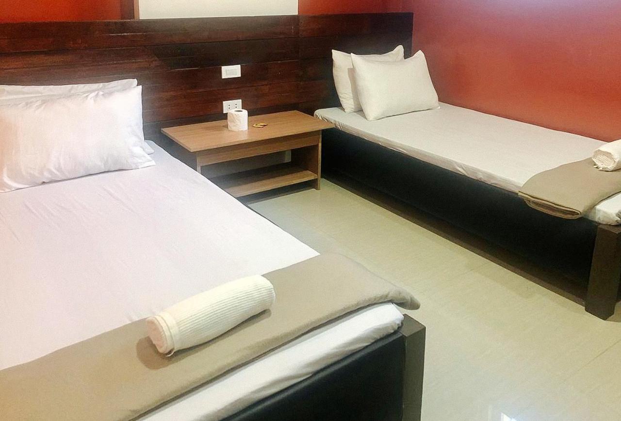 Standard Twin Room - Photo 4