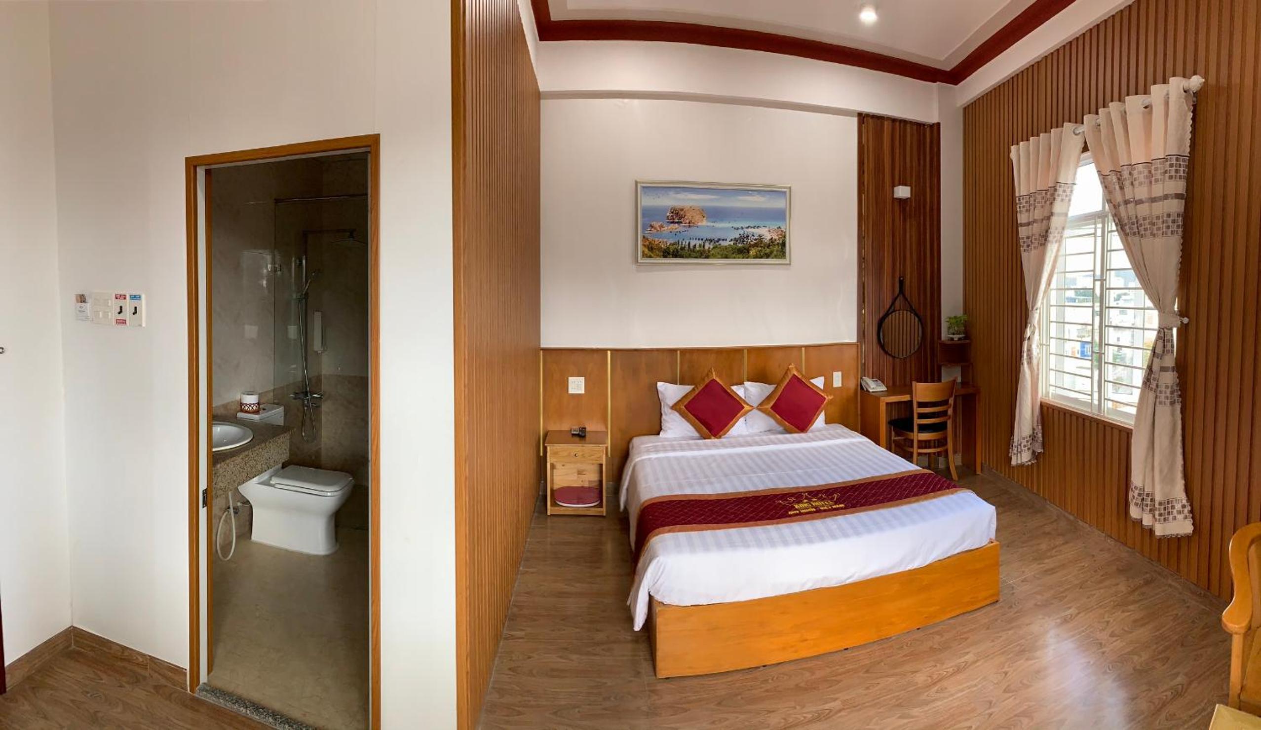 King Room with Balcony photo 3