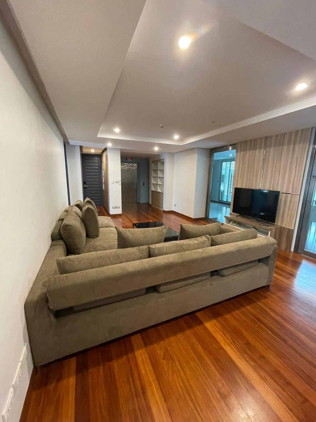 Three-Bedroom Apartment photo 2