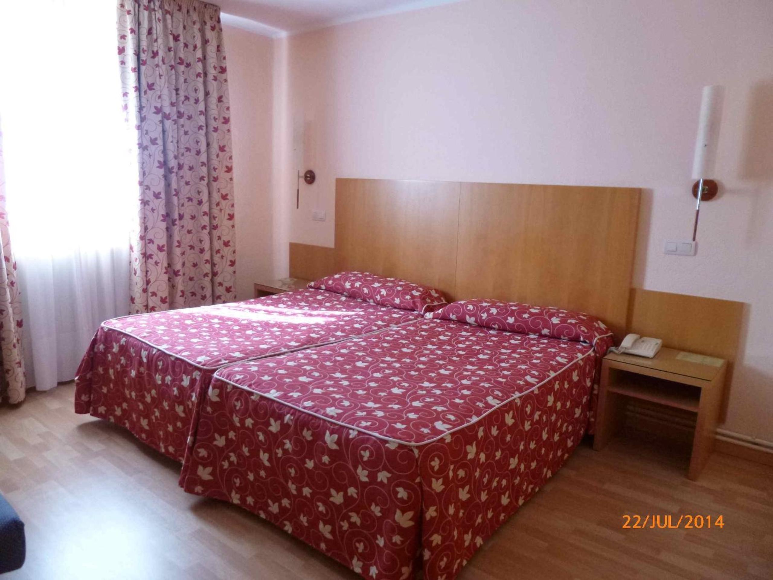 Double or Twin Room photo 3