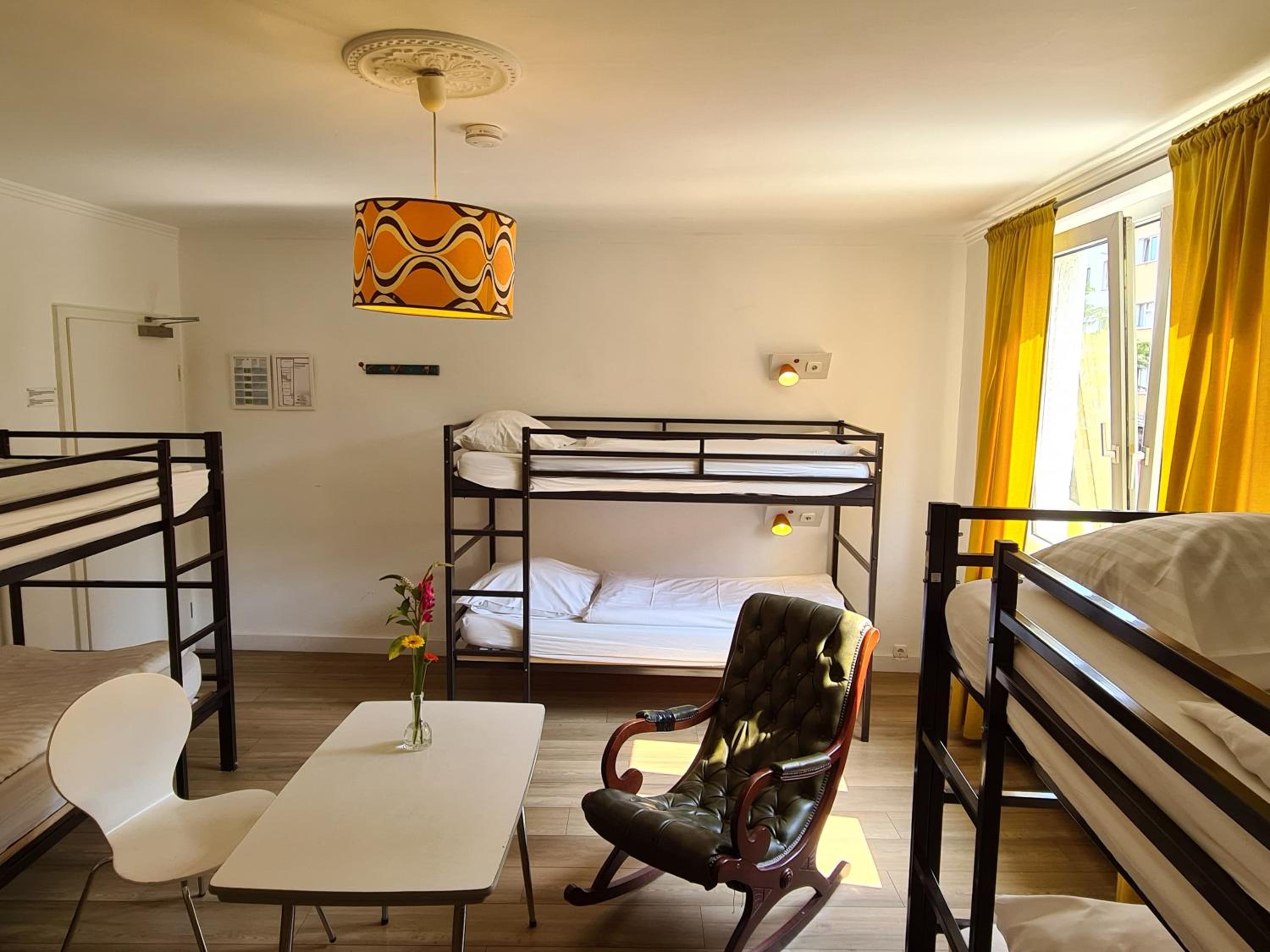 6-Bed Mixed Dormitory Room photo 1