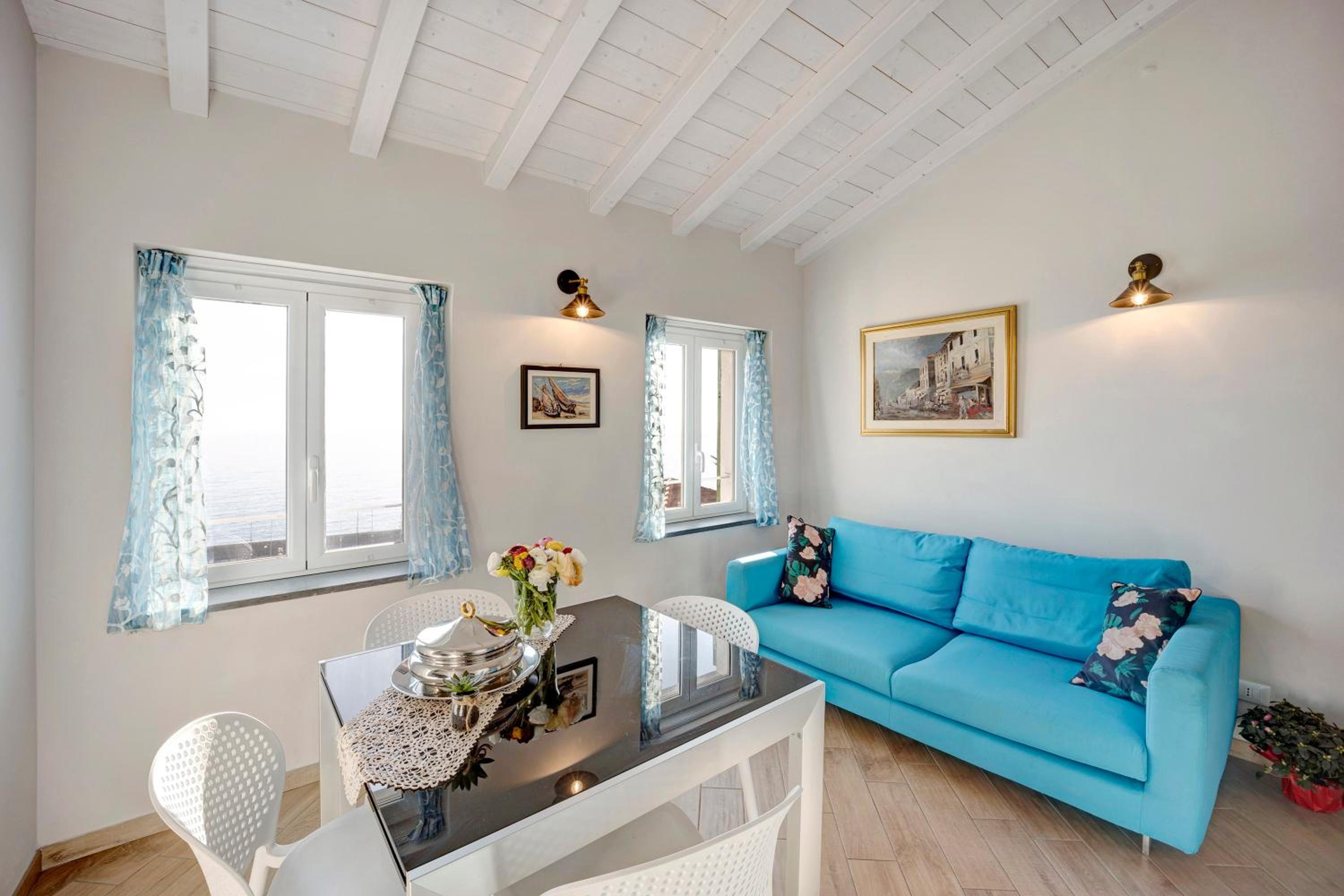 Two-Bedroom Deluxe Apartment with Ocean View photo 1