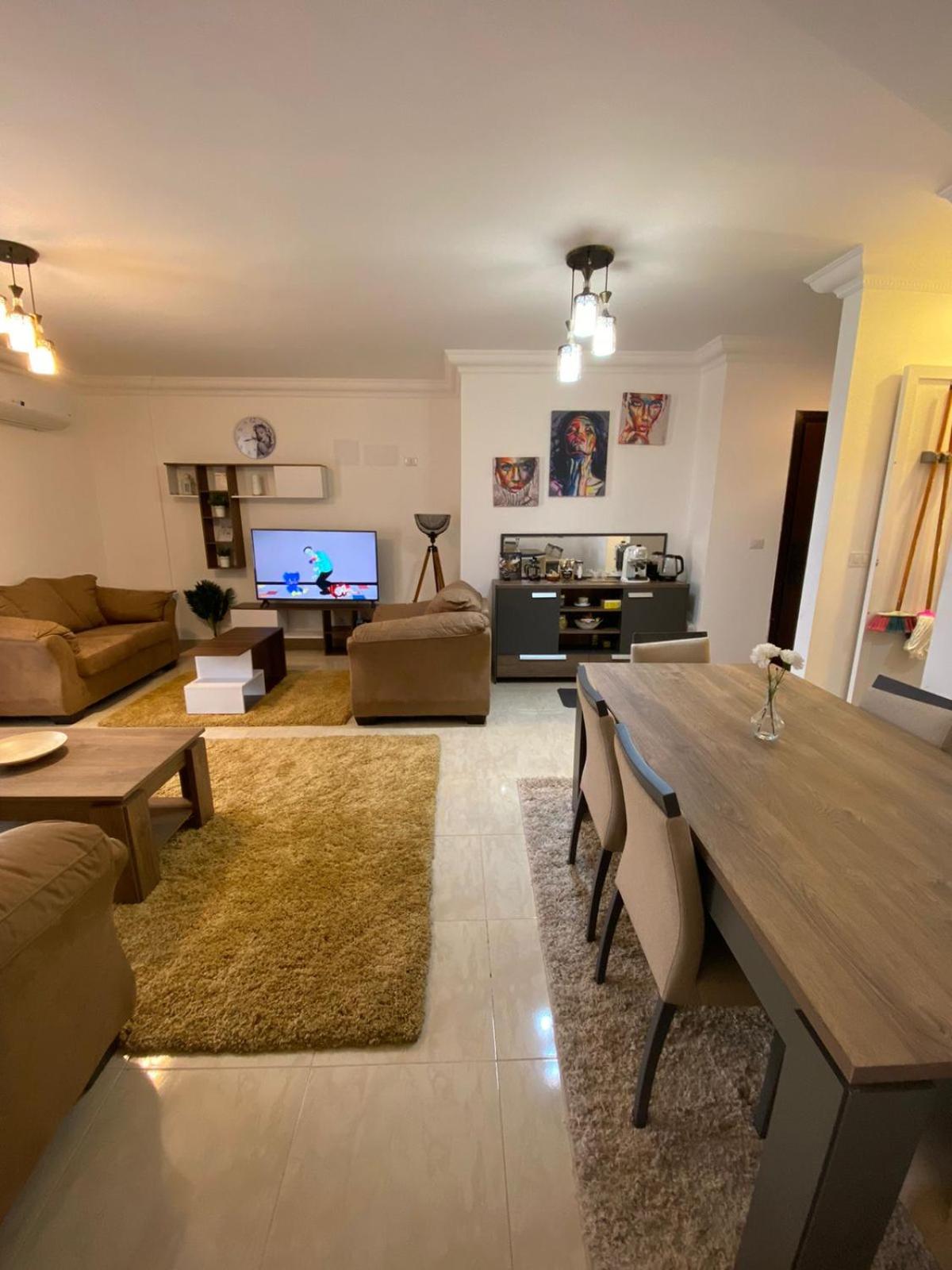 Three-Bedroom Apartment photo 2