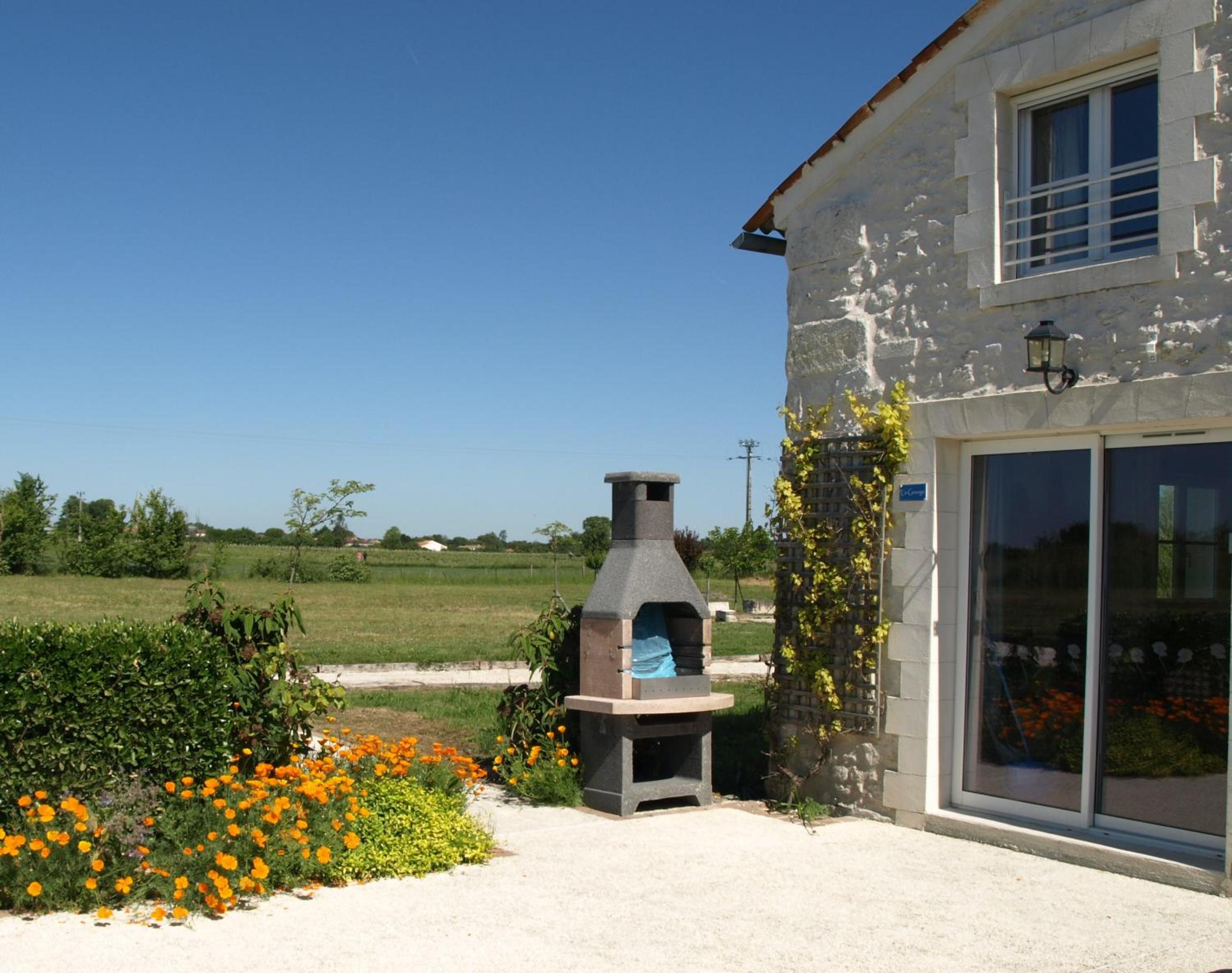 Three-Bedroom House - Photo 3