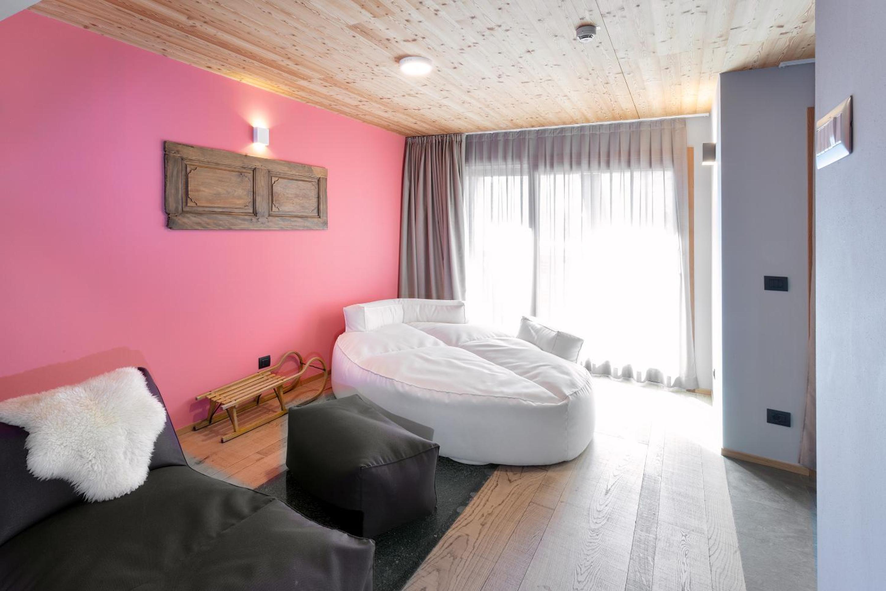 Deluxe Suite with Spa Bath photo 2