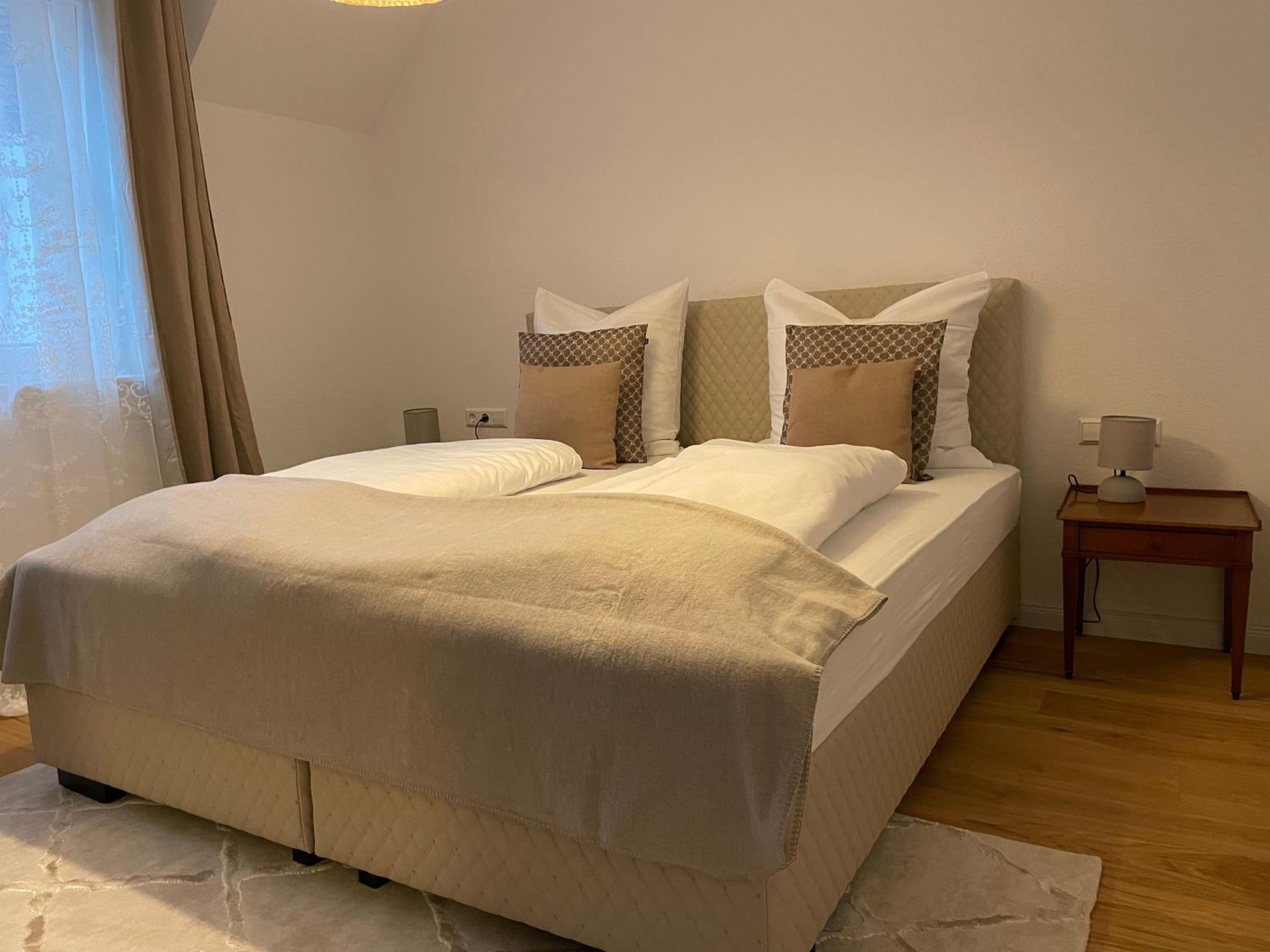 One-Bedroom Apartment photo 1