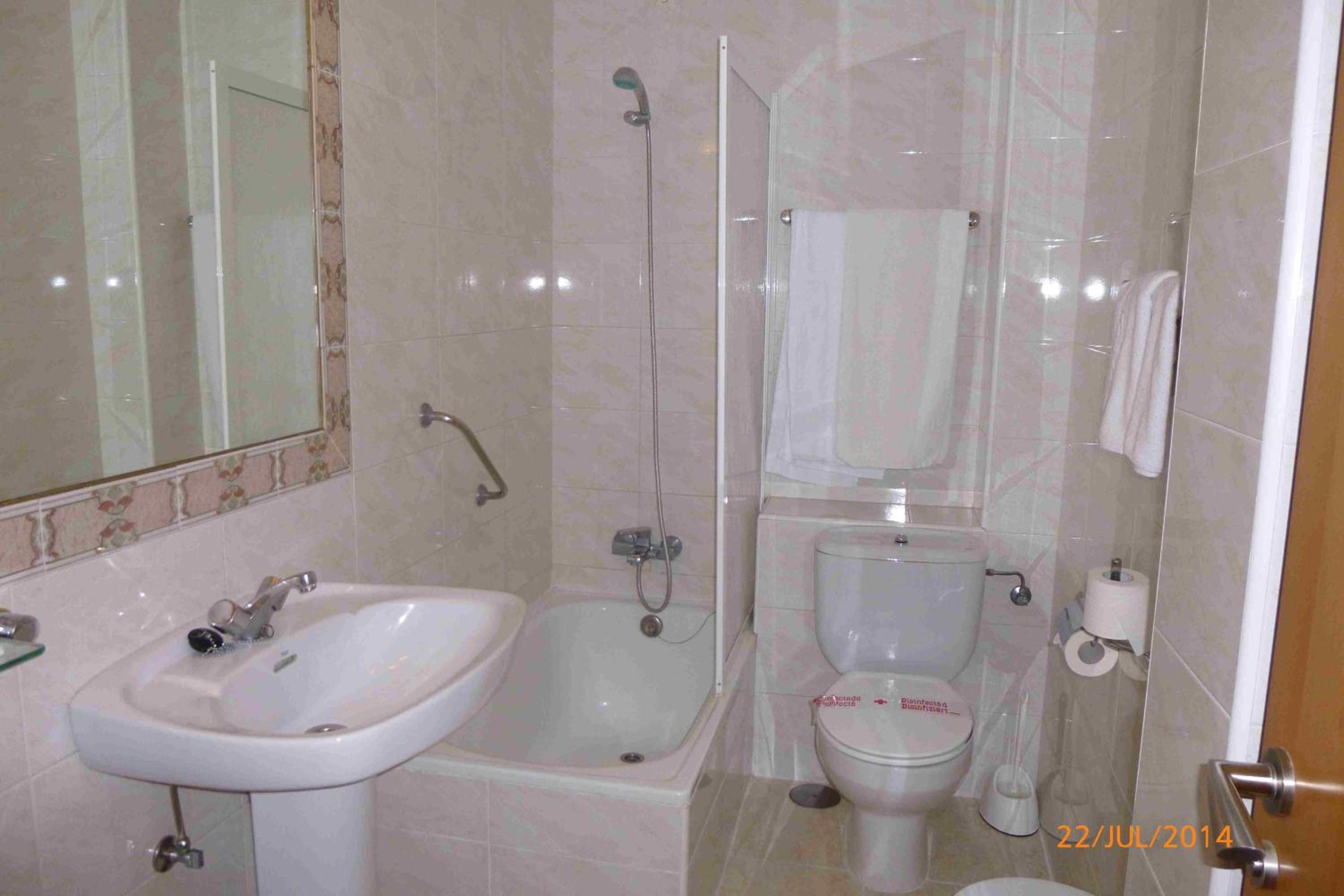 Economy Double or Twin Room photo 3