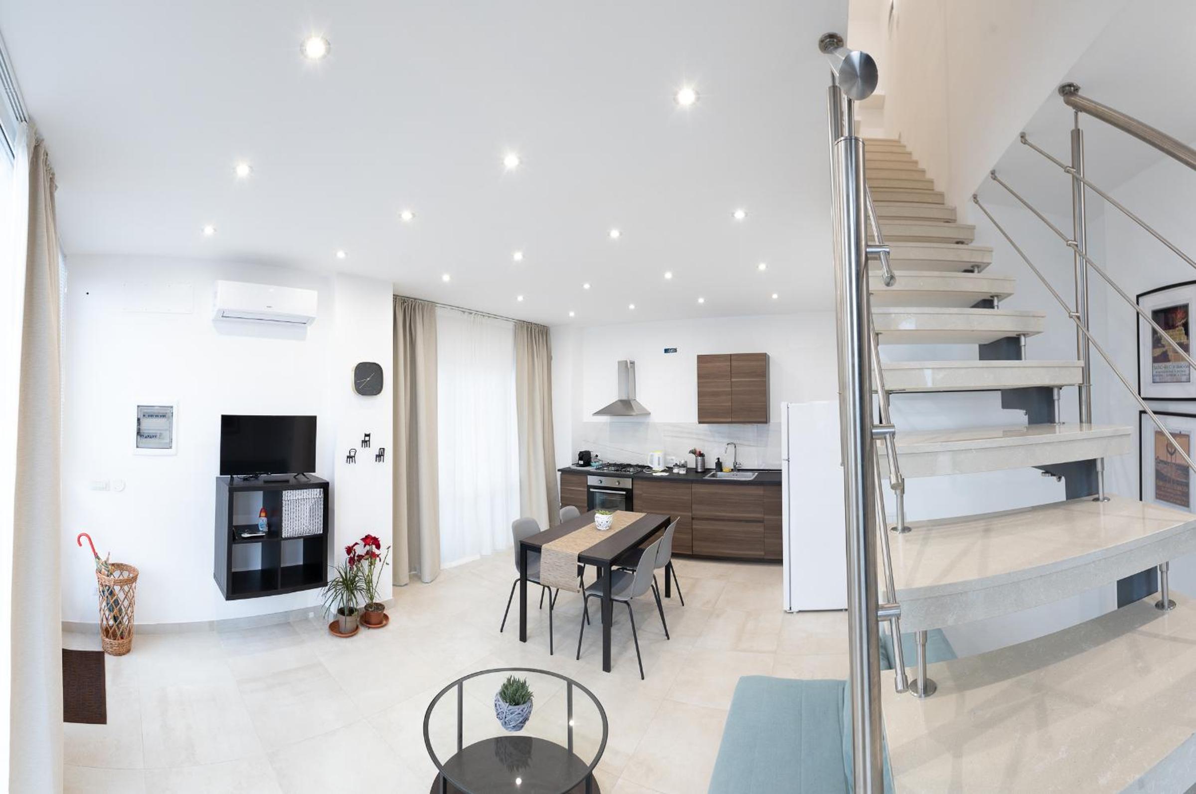Two-Bedroom House - Photo 26