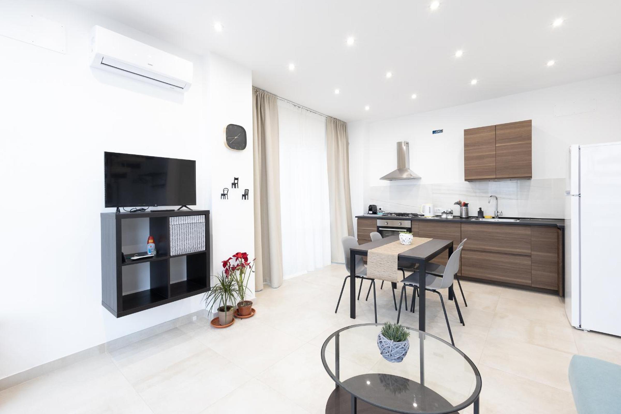 Two-Bedroom House - Photo 23