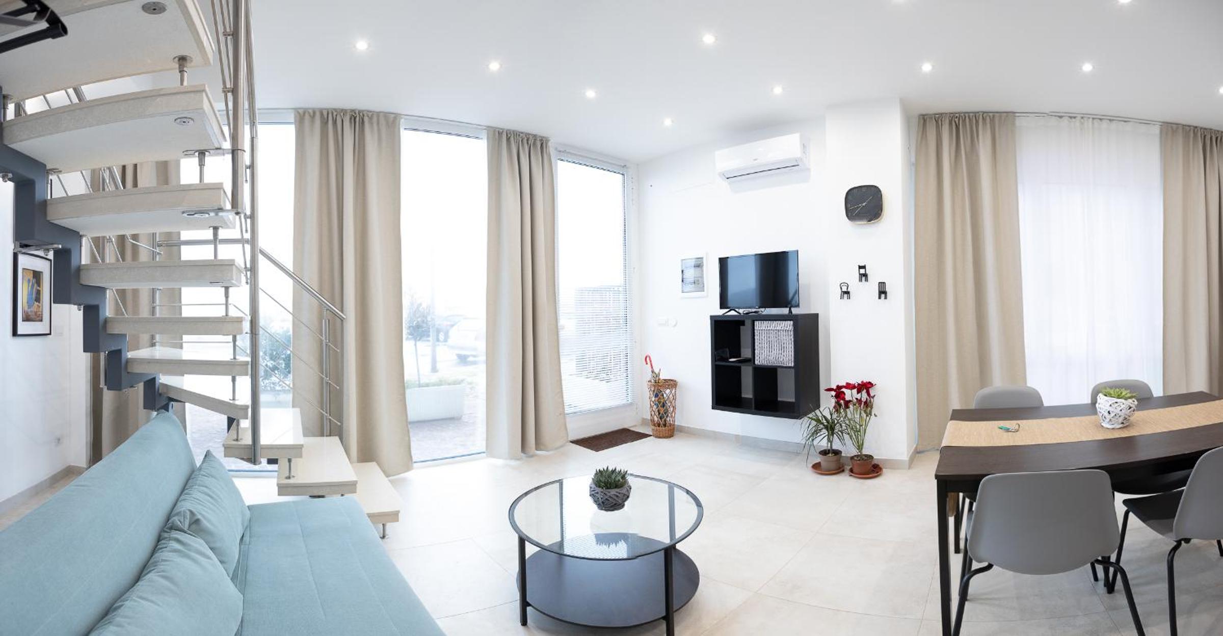Two-Bedroom House - Photo 22