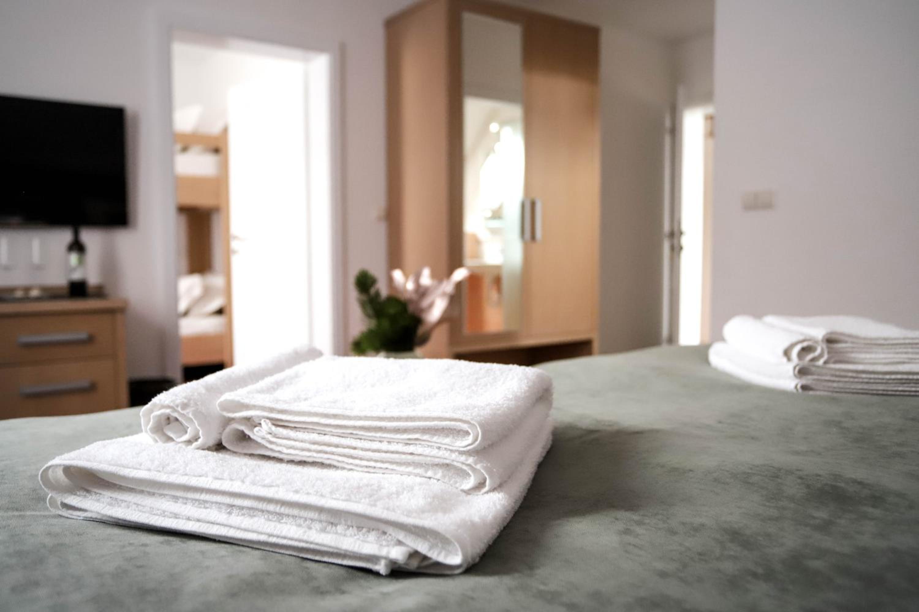 Family Room - Photo 13