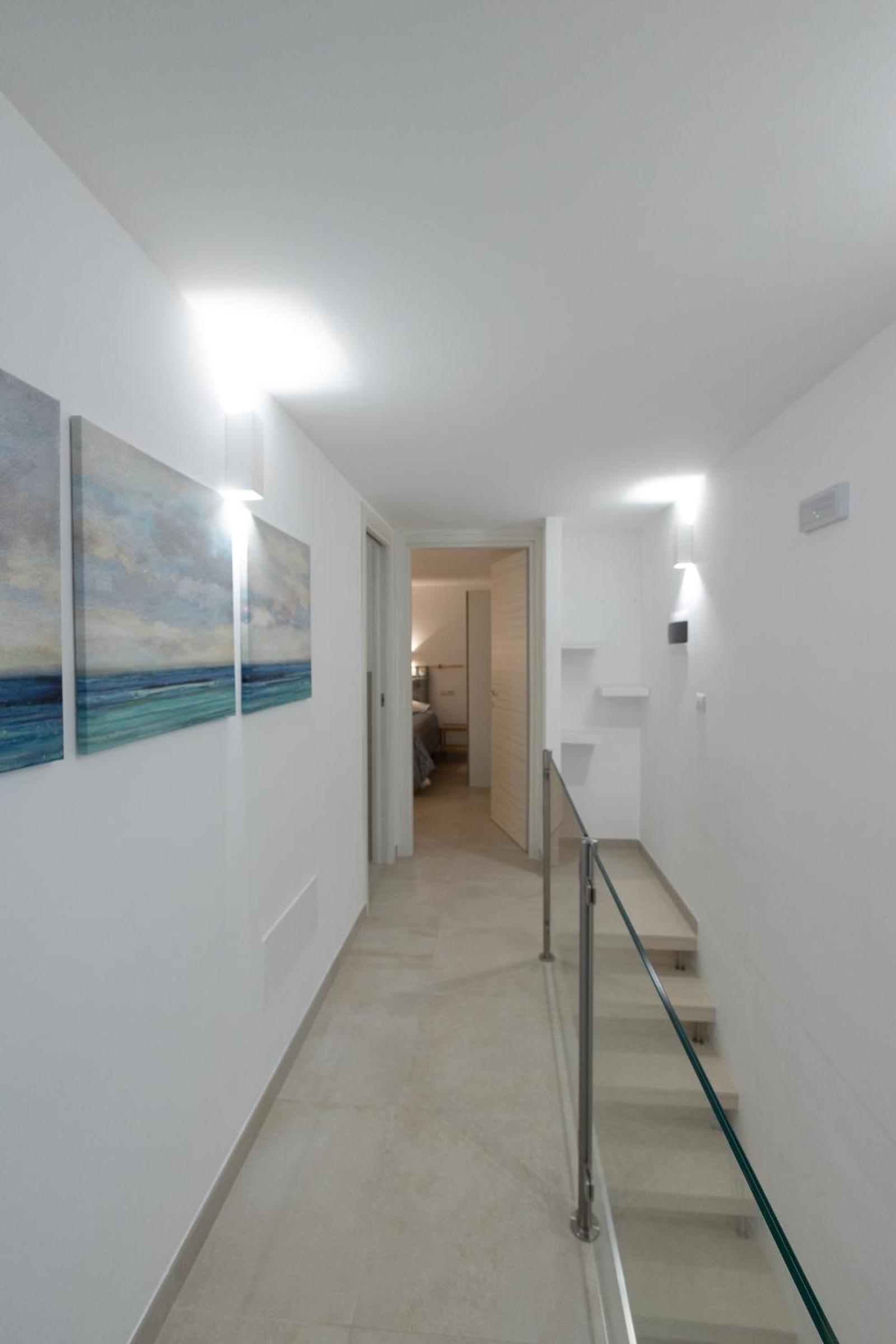 Two-Bedroom House - Photo 18