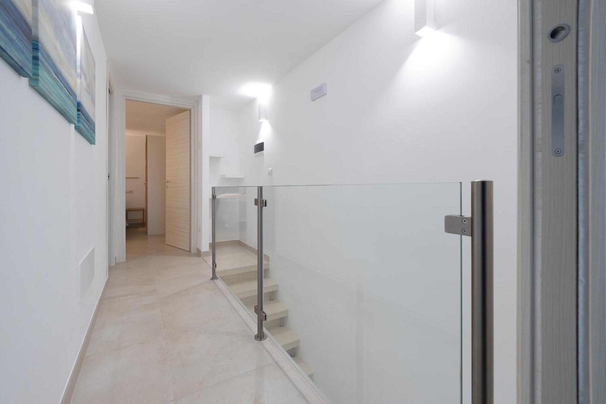 Two-Bedroom House - Photo 17