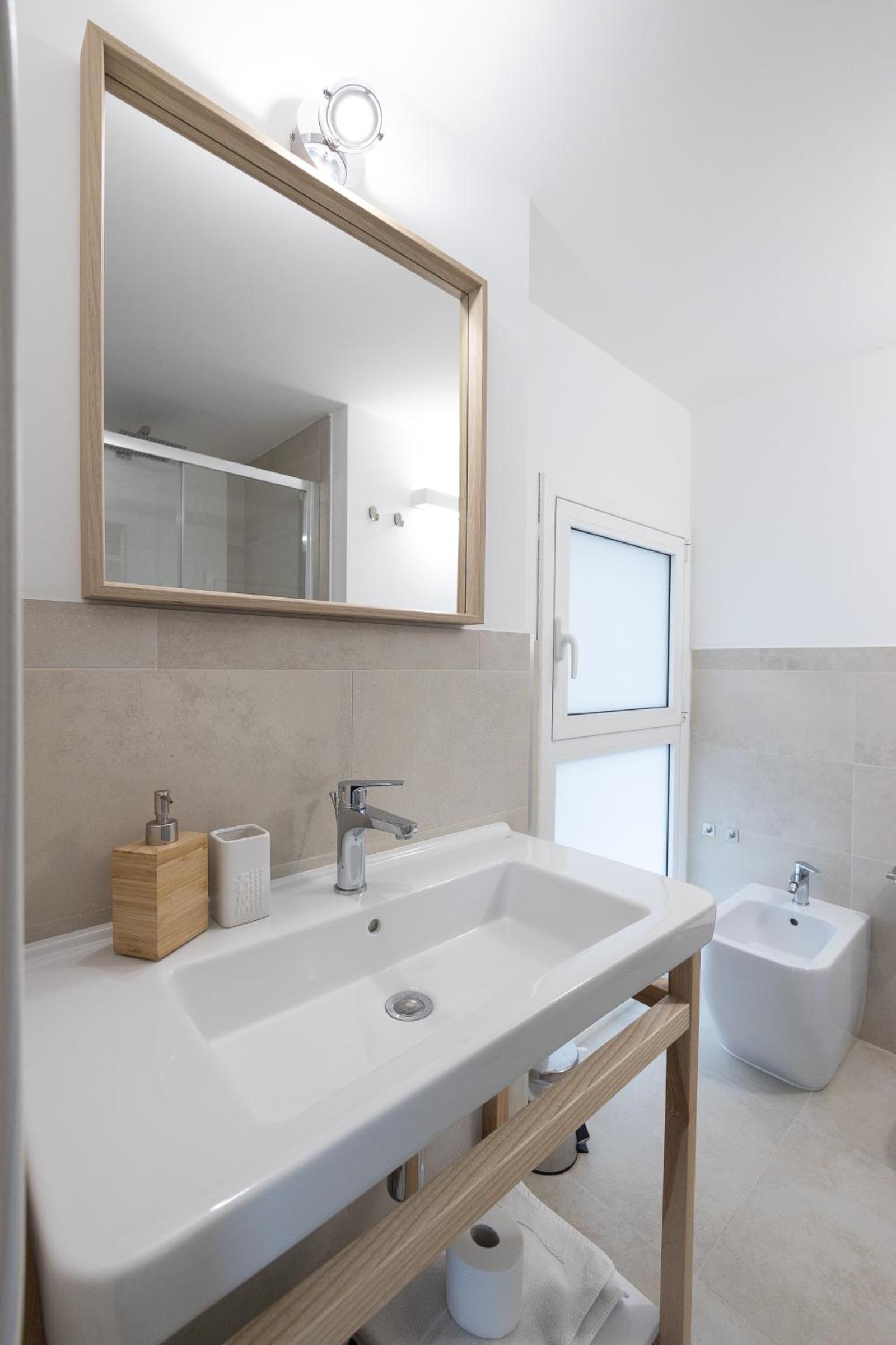 Two-Bedroom House - Photo 16