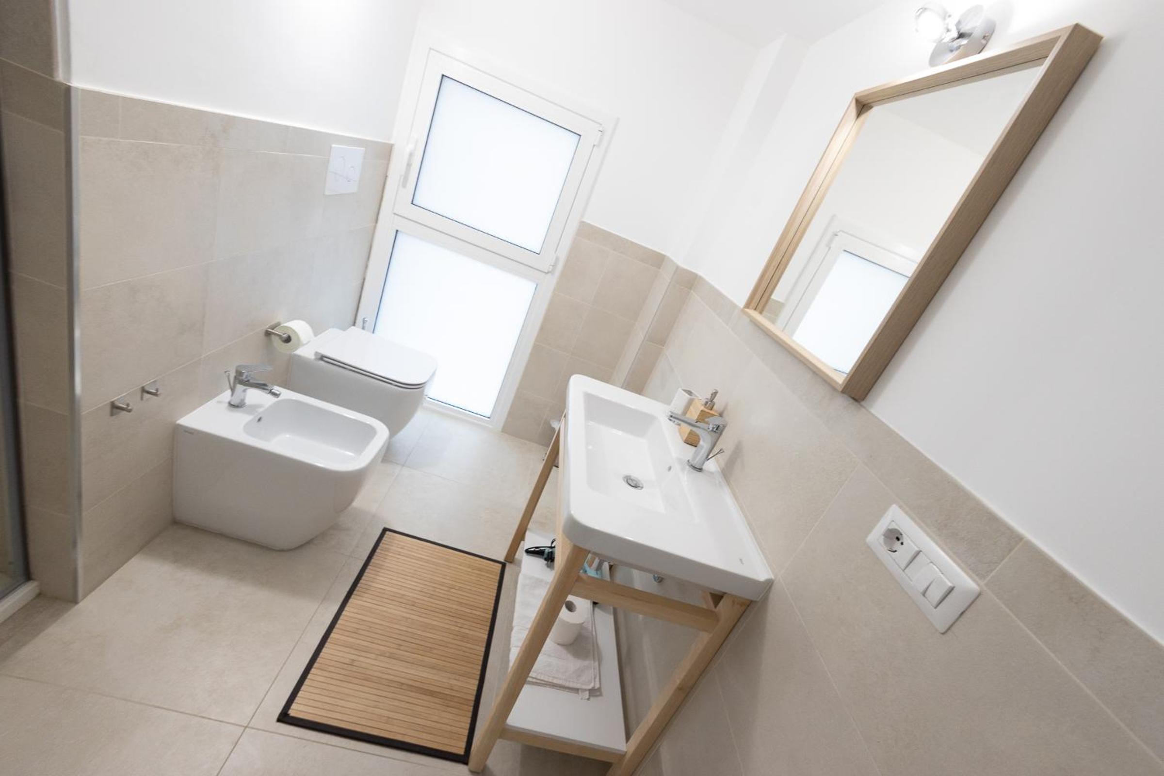 Two-Bedroom House - Photo 15