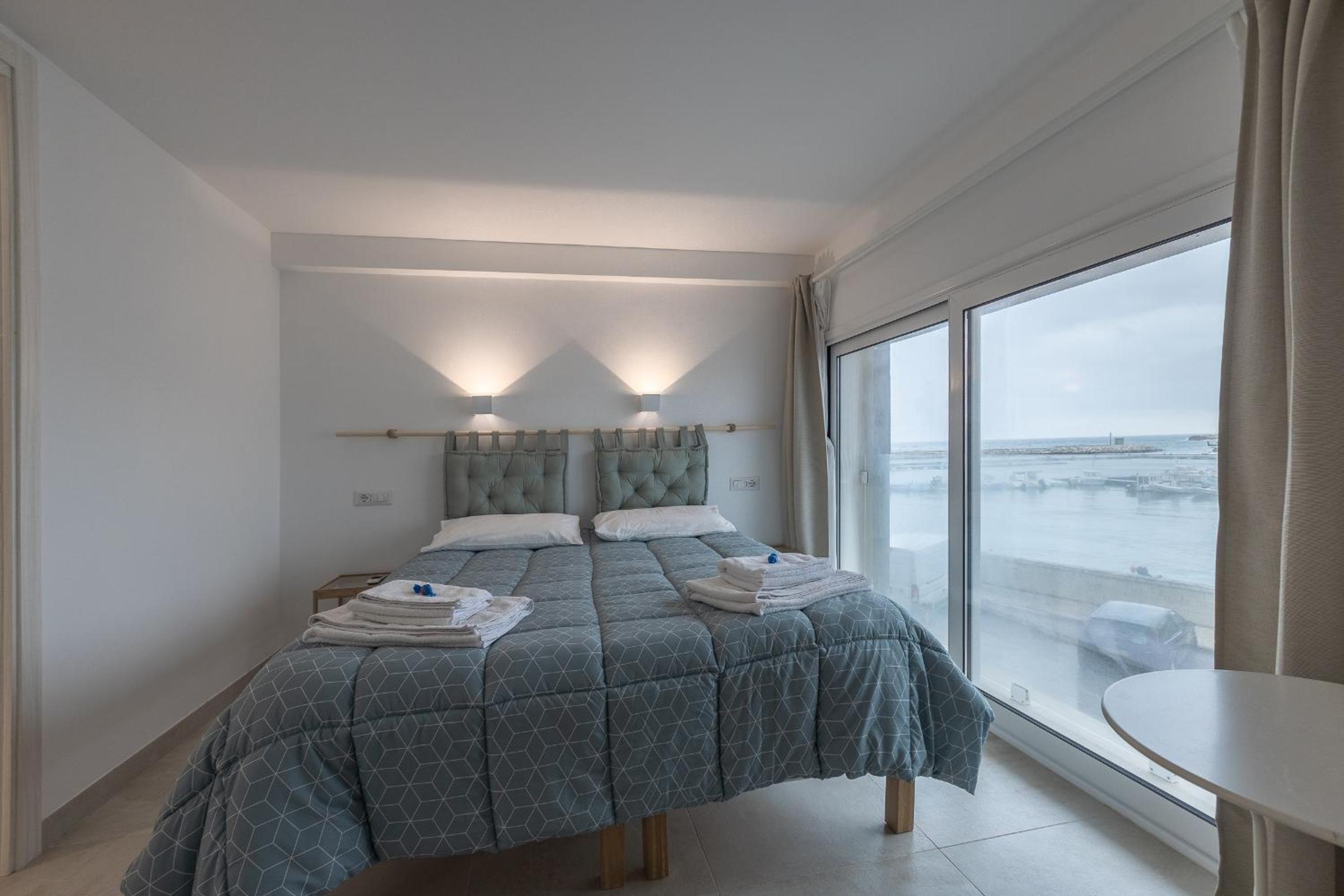Two-Bedroom House - Photo 11