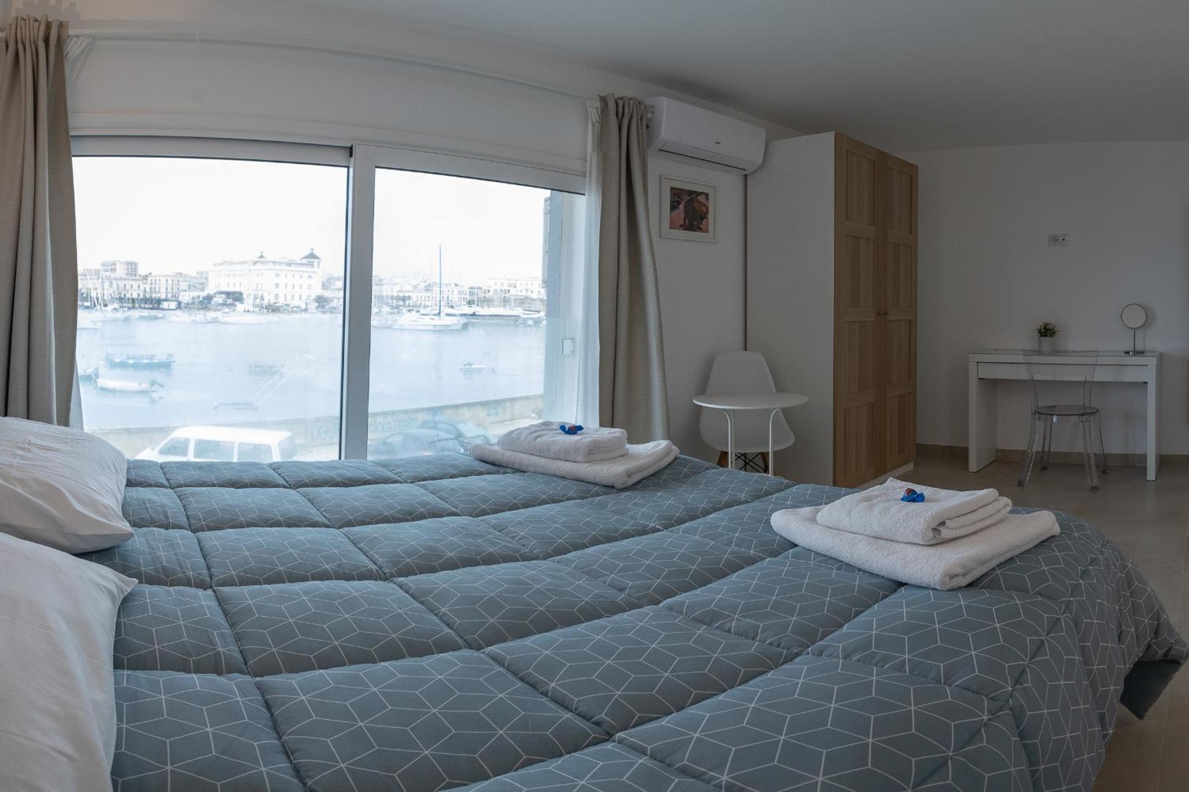 Two-Bedroom House - Photo 36