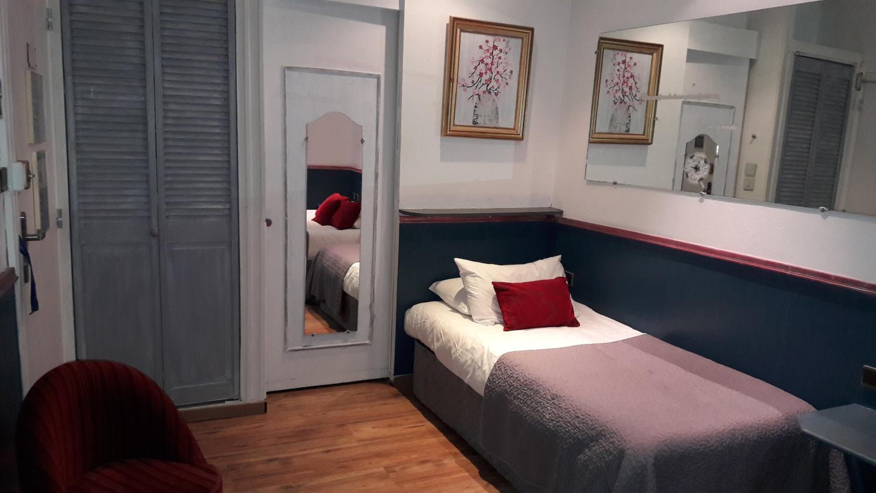 Comfort Triple Room - Photo 13