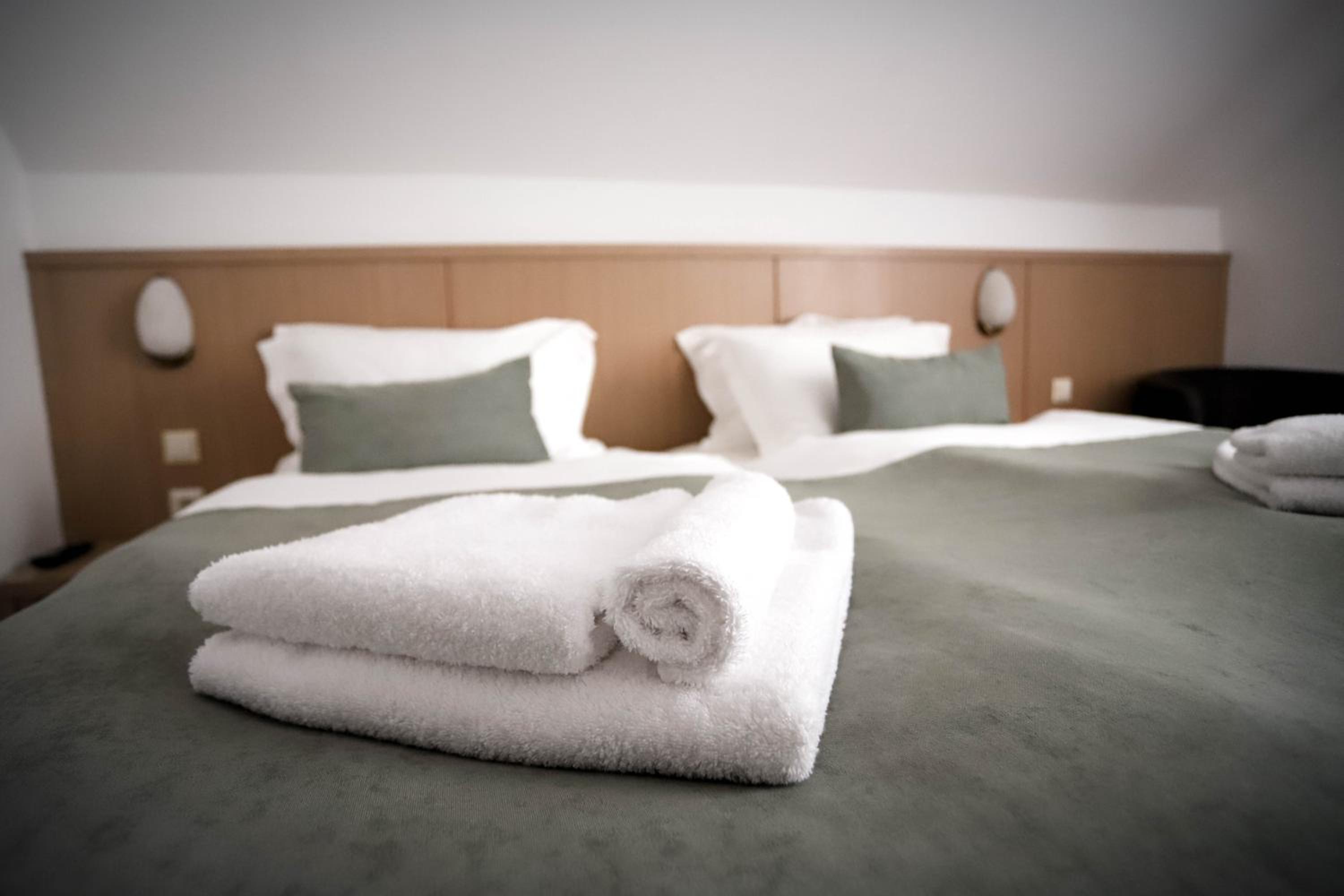 Double Room - Photo 12