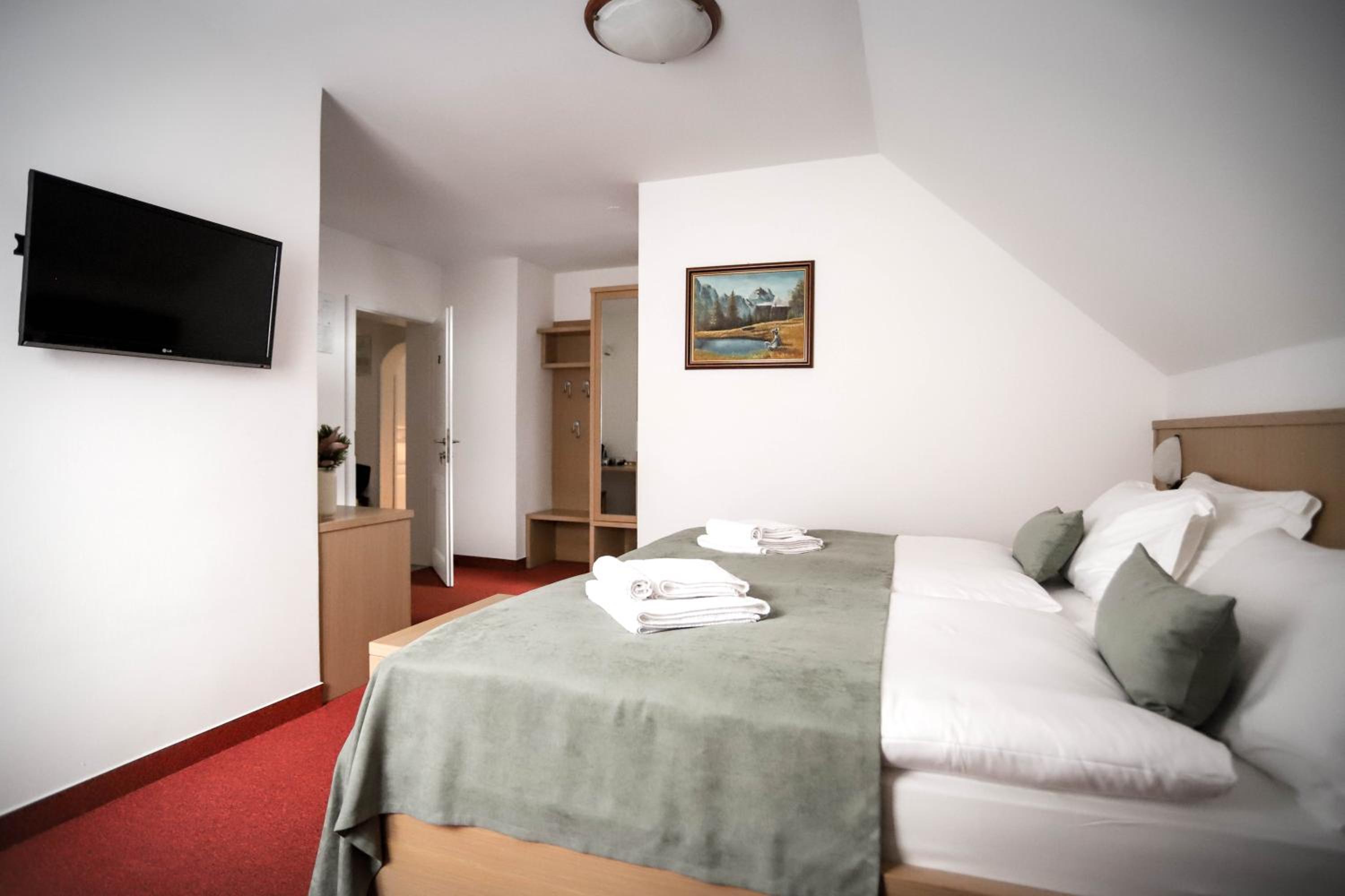 Double Room - Photo 14