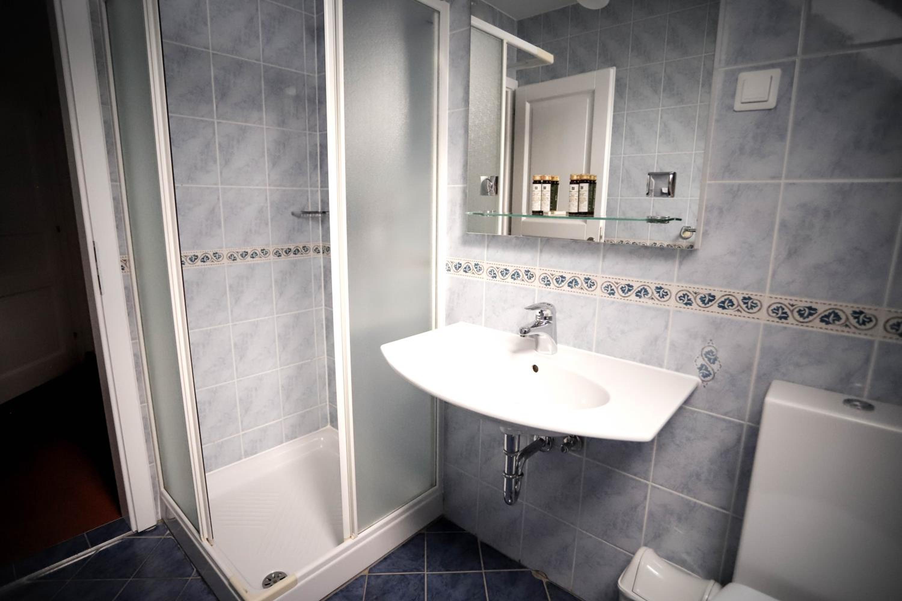 Double Room - Photo 15