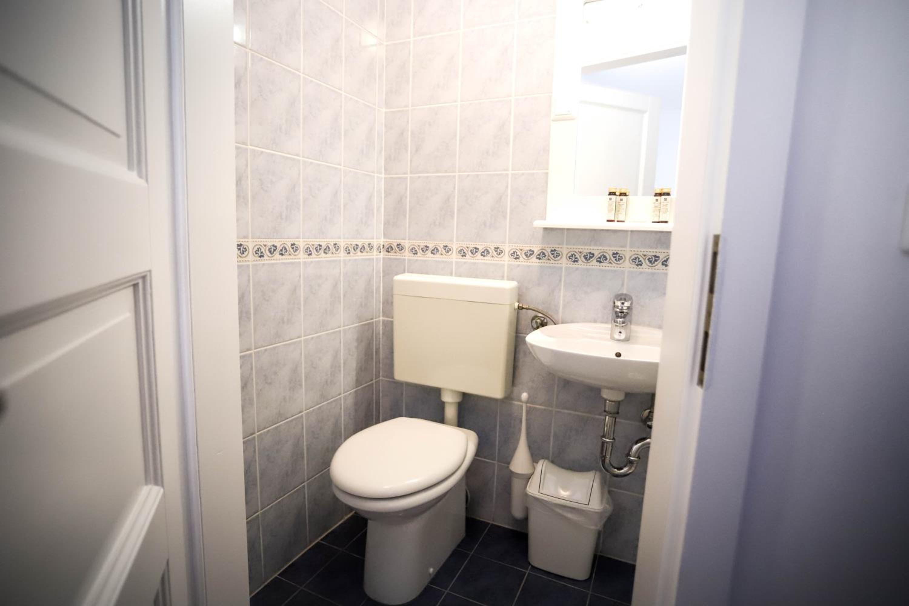 Double Room - Photo 10