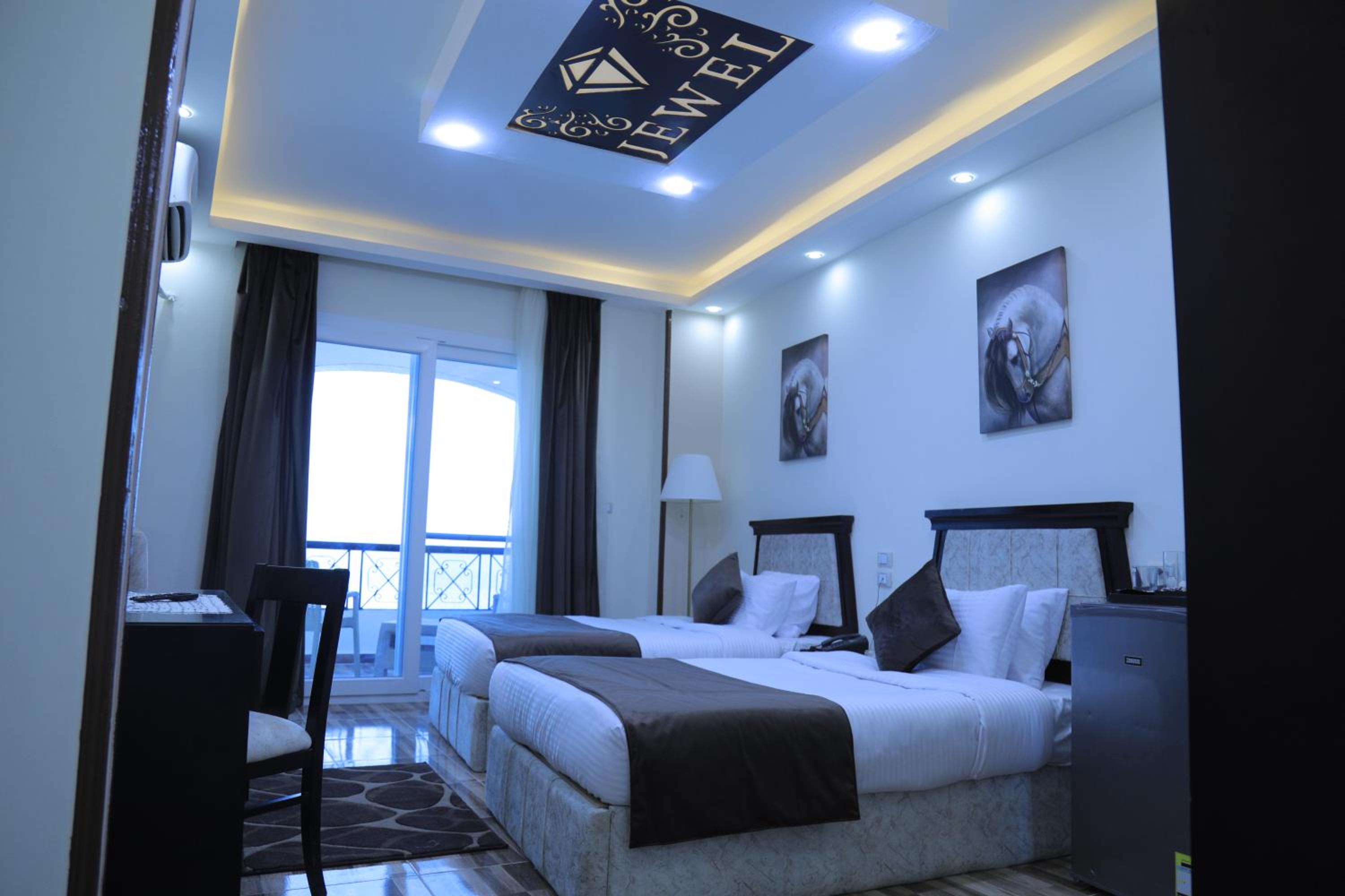 Two-Bedroom Apartment - Photo 2