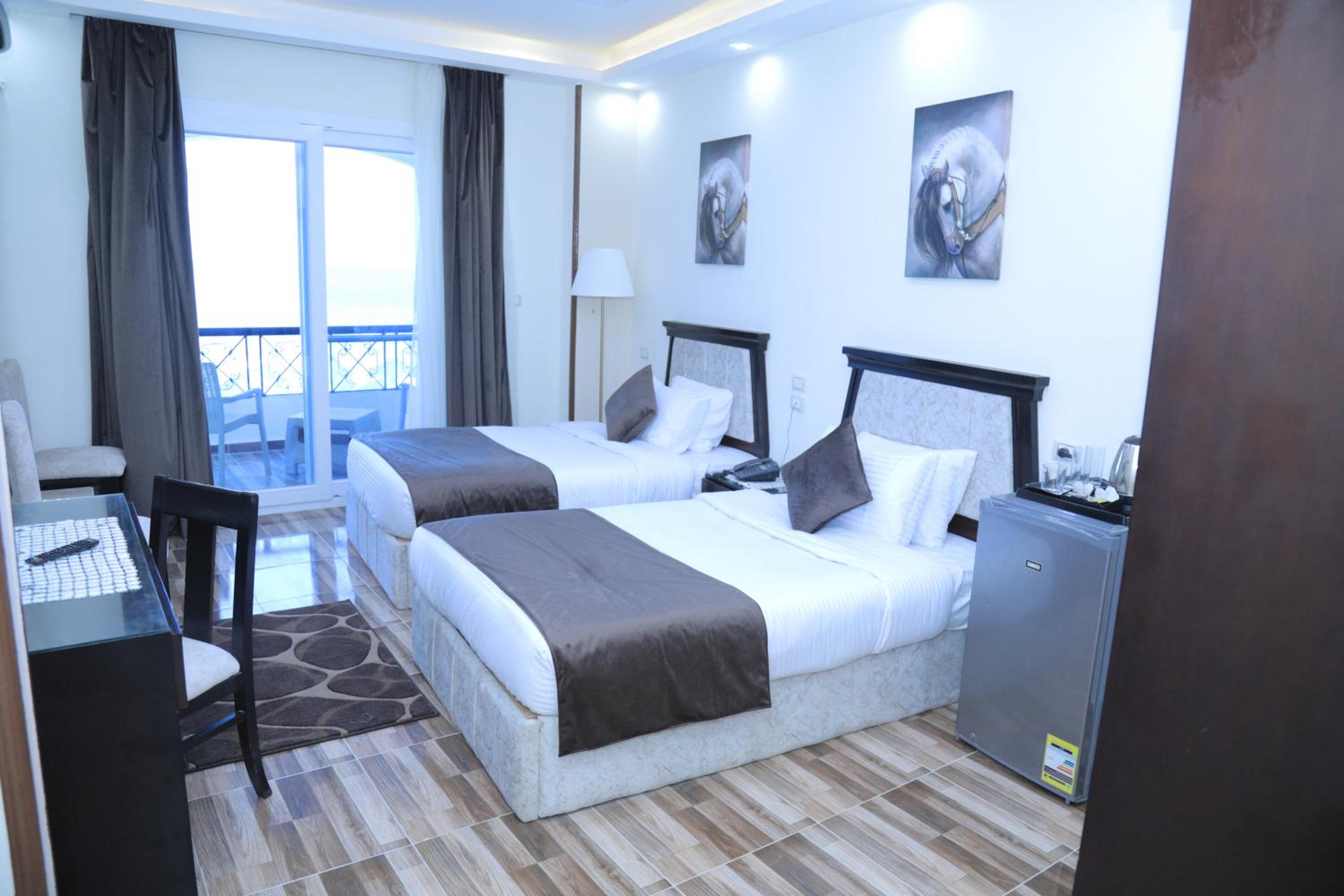 Double Room with Sea View photo 2