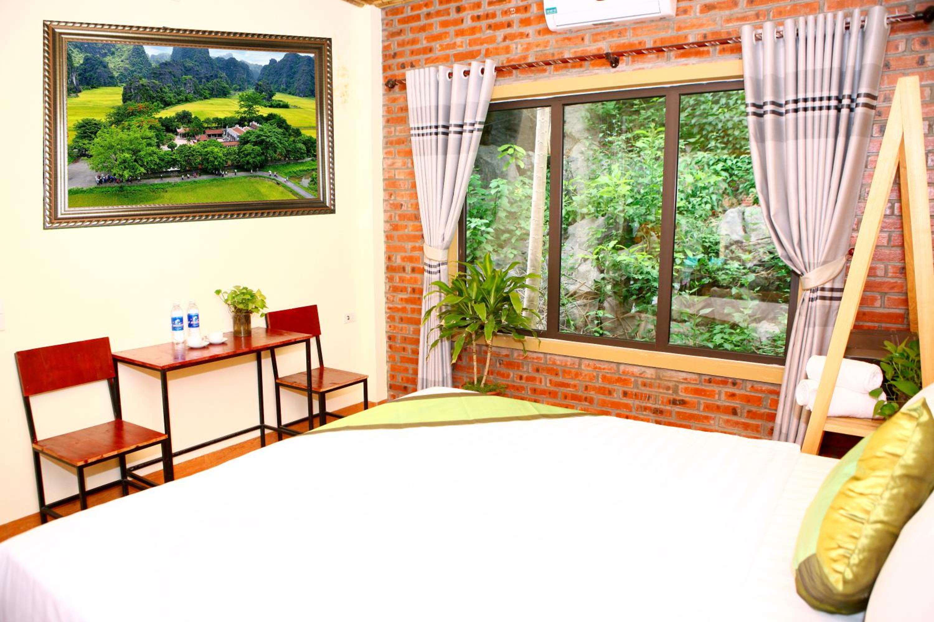 Deluxe Bungalow with Garden View photo 2