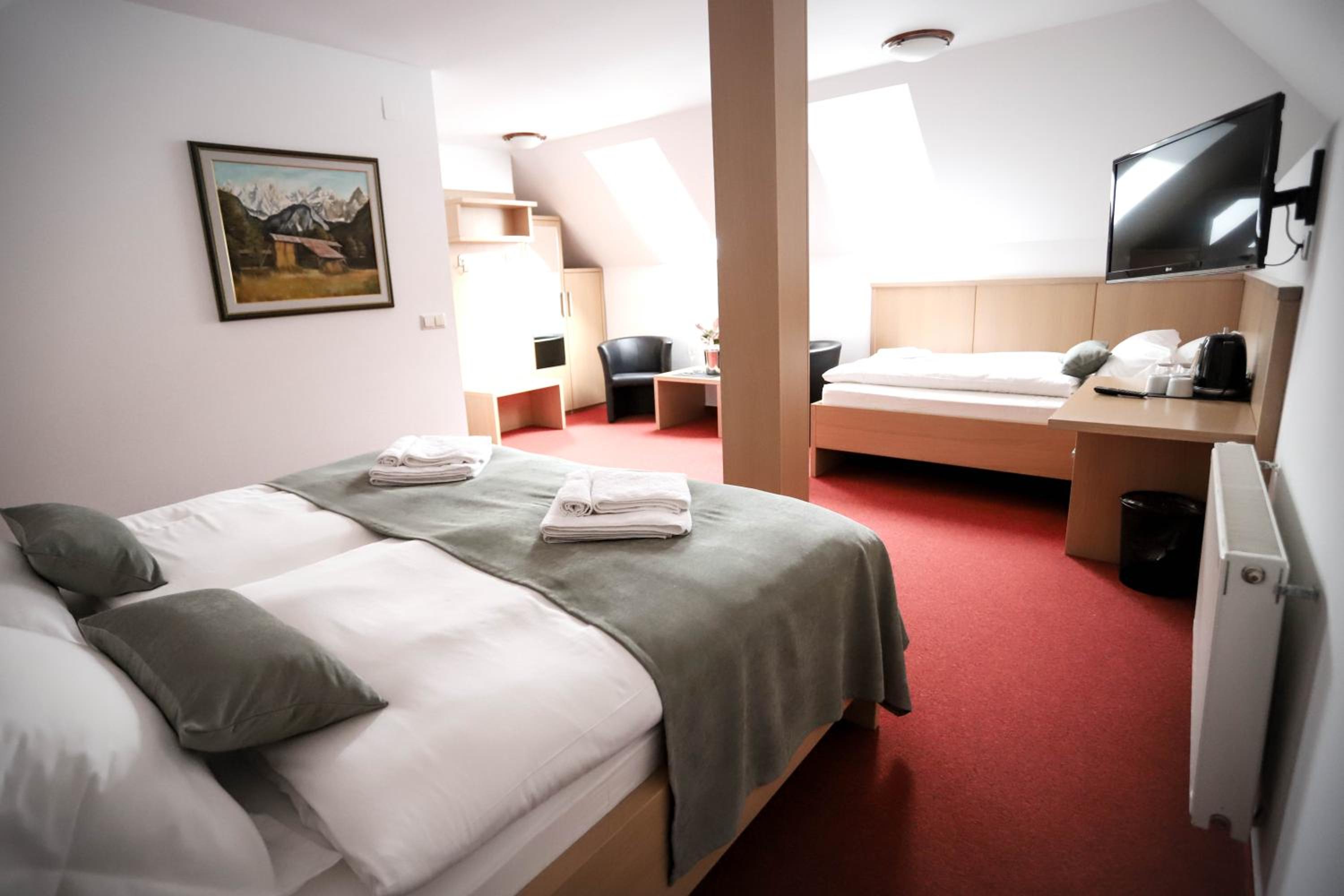 Superior Triple Room photo 2
