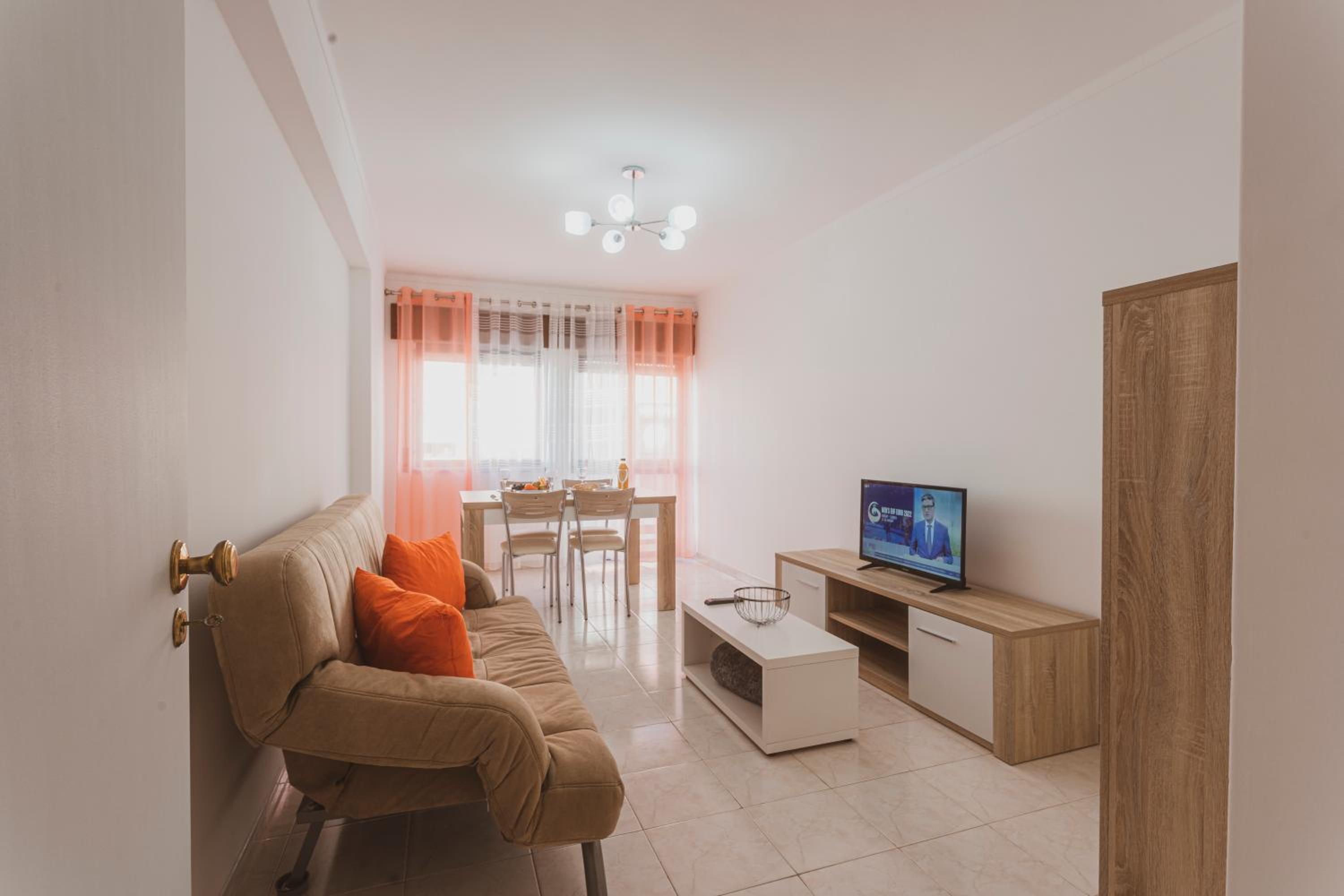 One-Bedroom Apartment - Photo 1