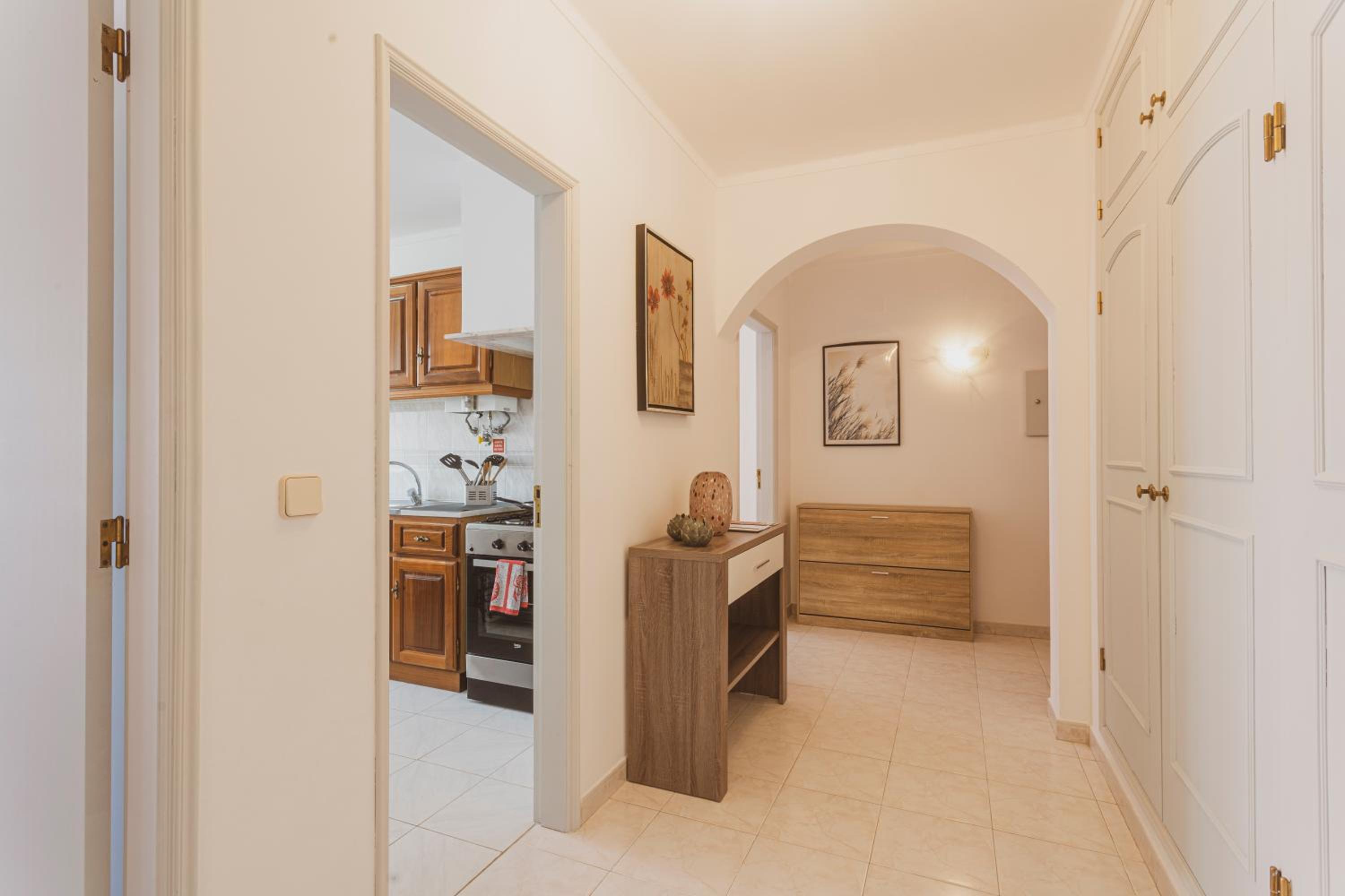 One-Bedroom Apartment - Photo 31