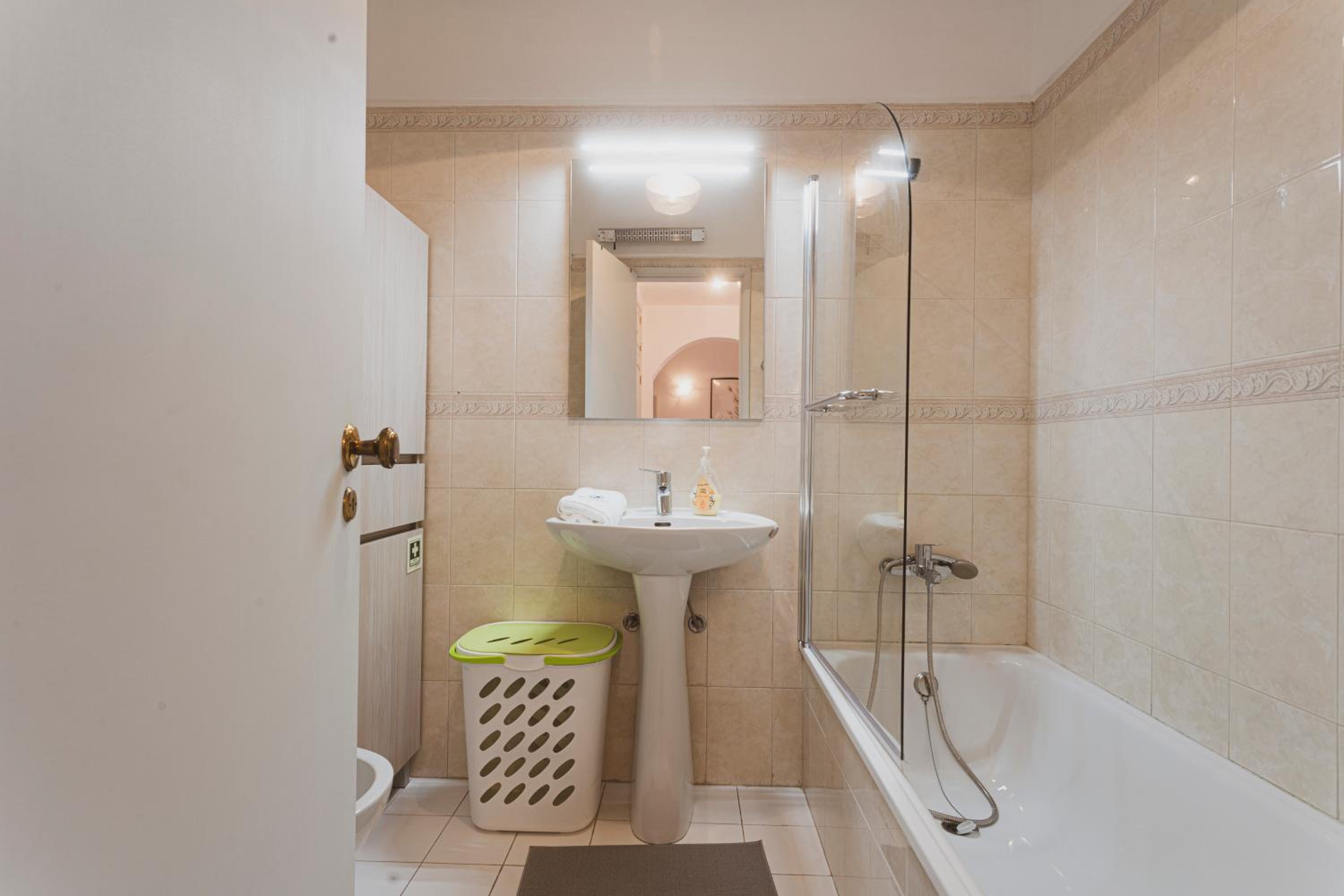 One-Bedroom Apartment - Photo 34