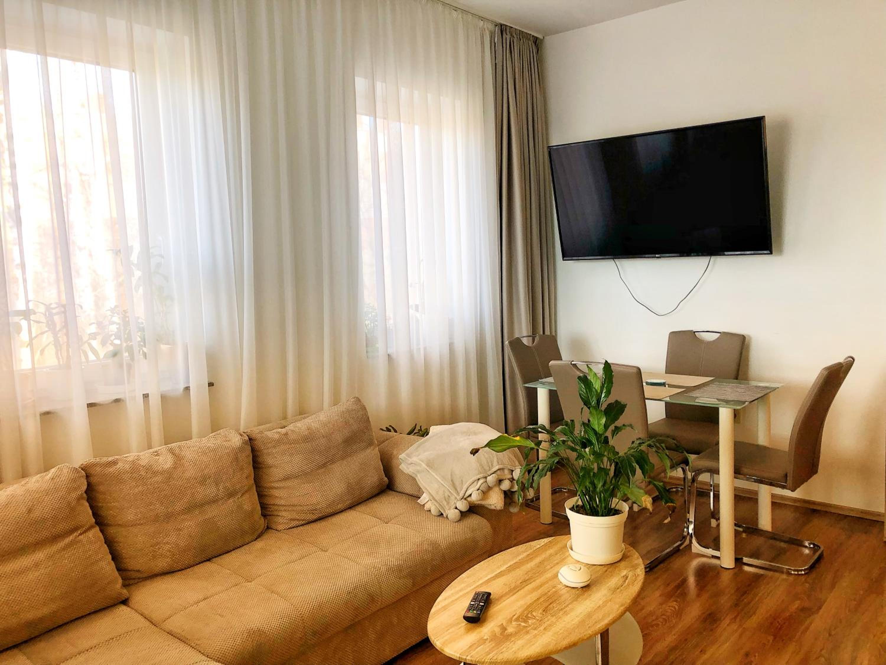 Deluxe Apartment - Photo 2