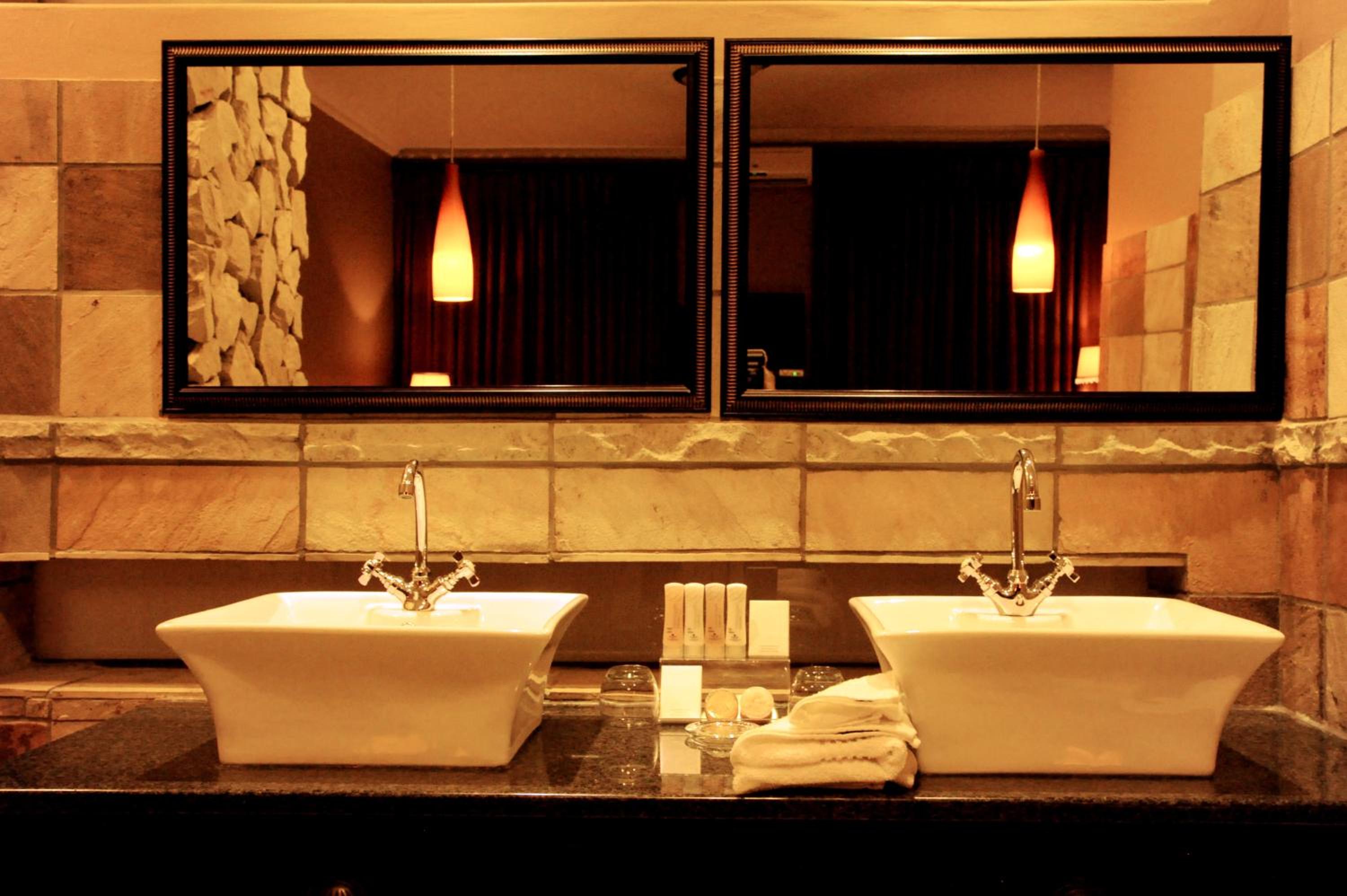 Luxury King Room photo 3