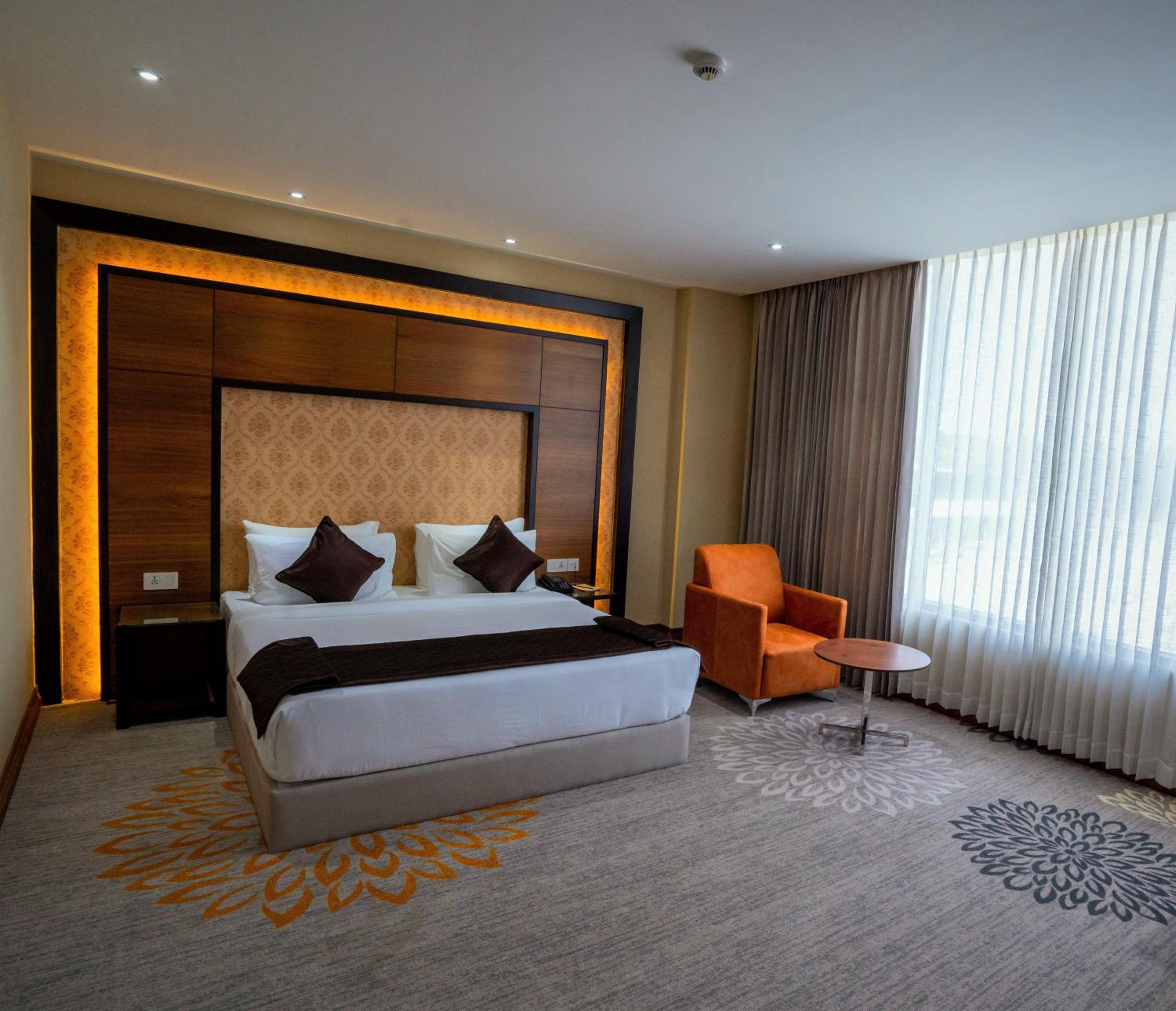 Premier King Room - Photo 1